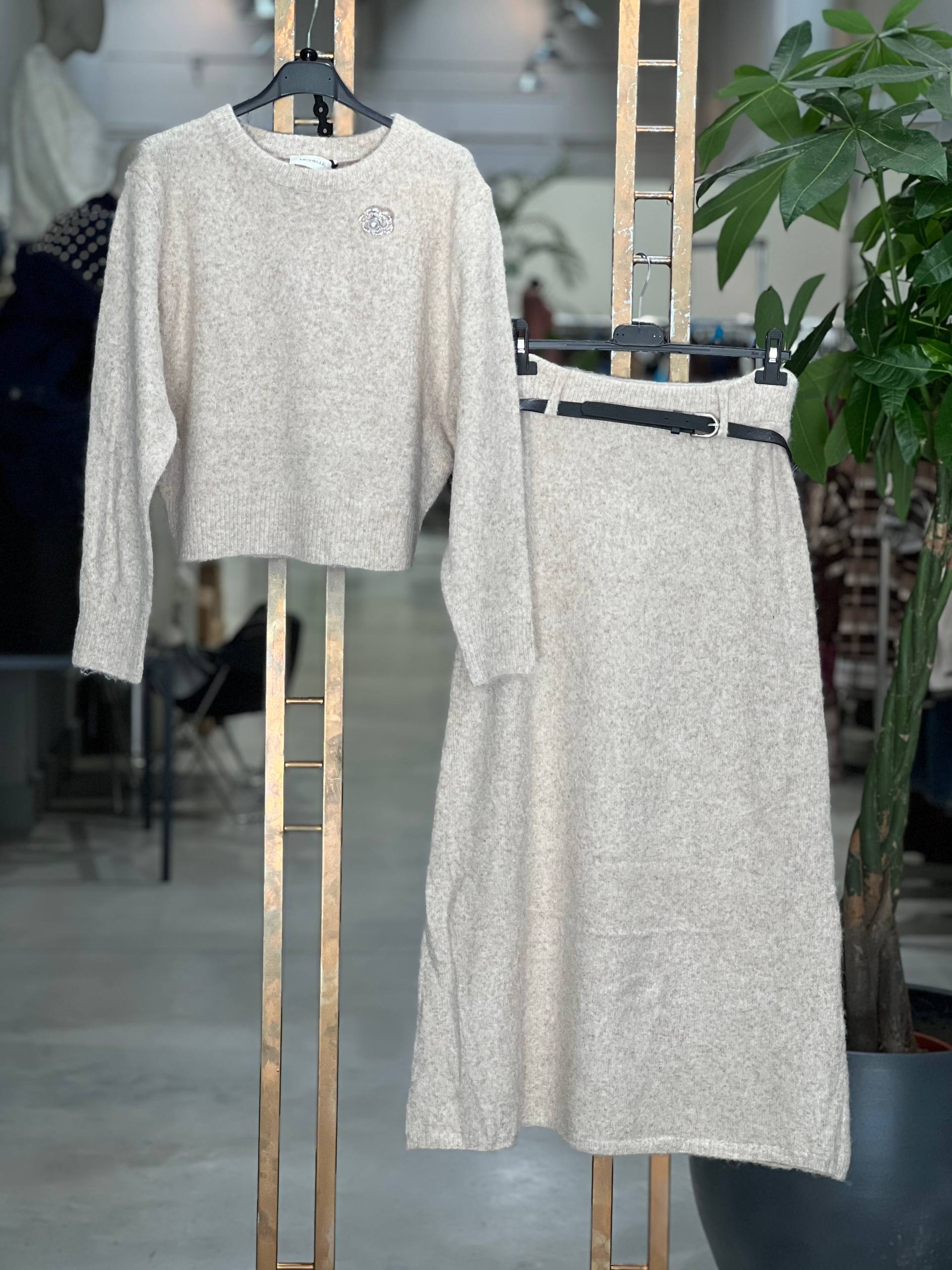 Amelie Follies (Michelle)