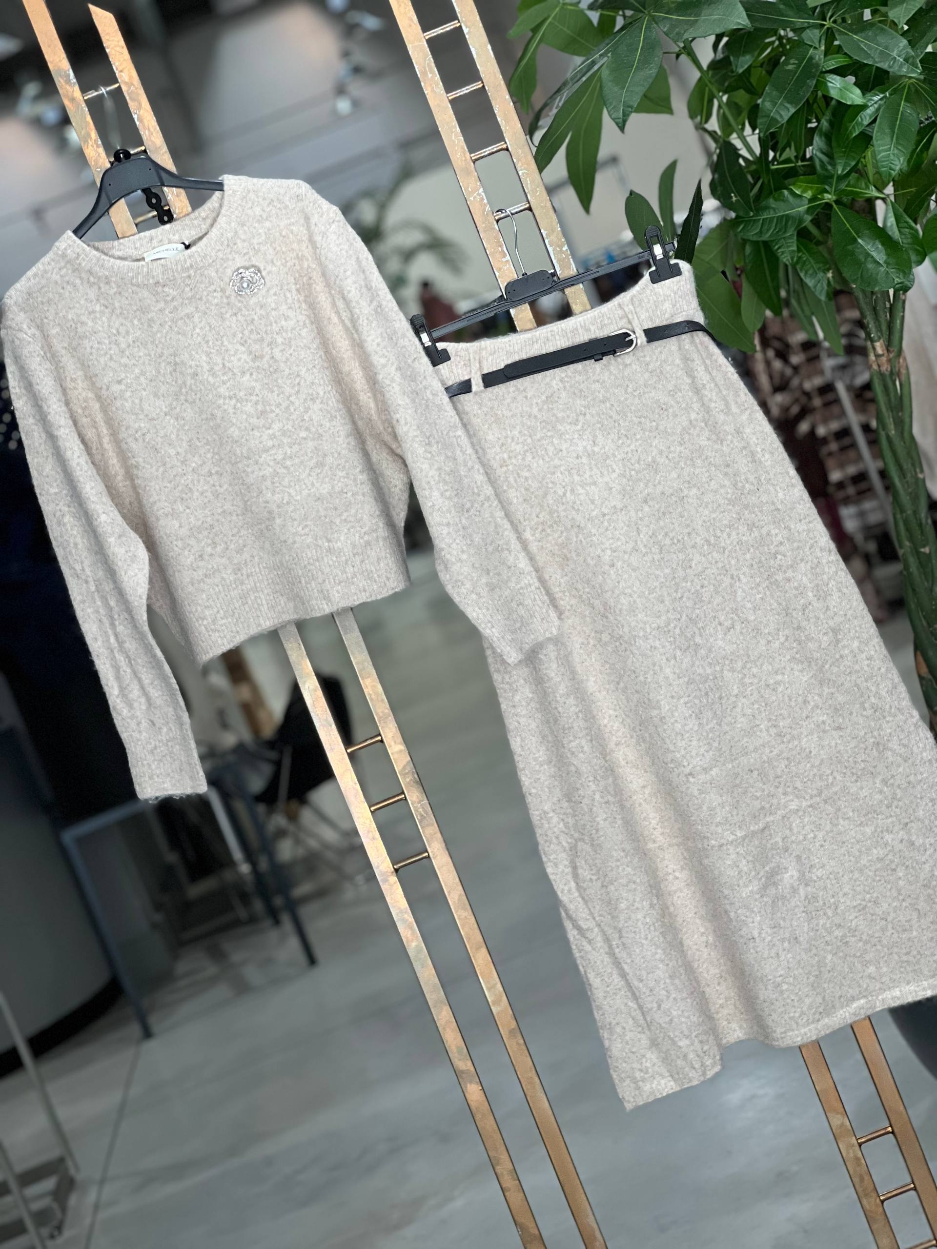 Amelie Follies (Michelle)