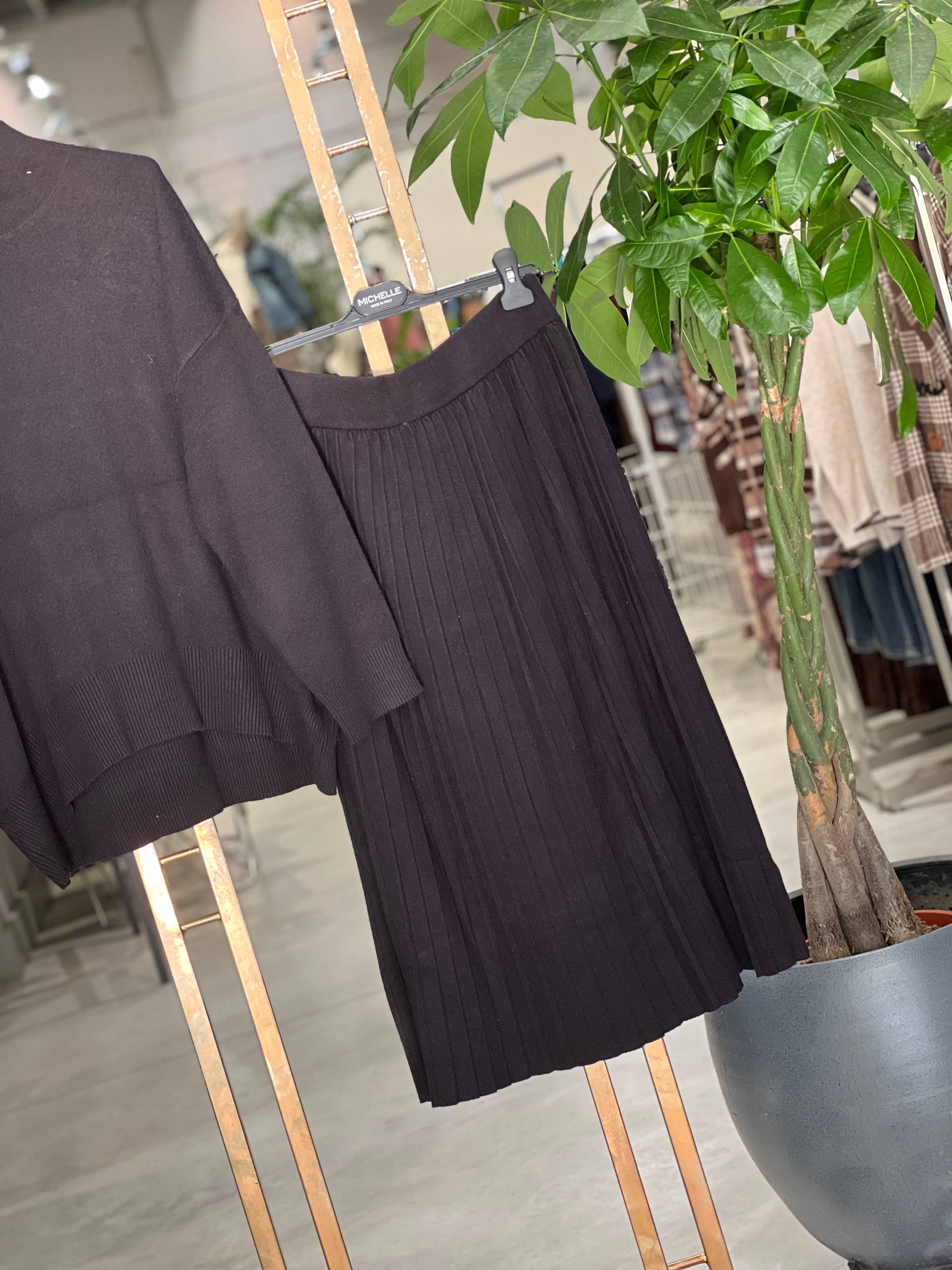 Amelie Follies (Michelle)