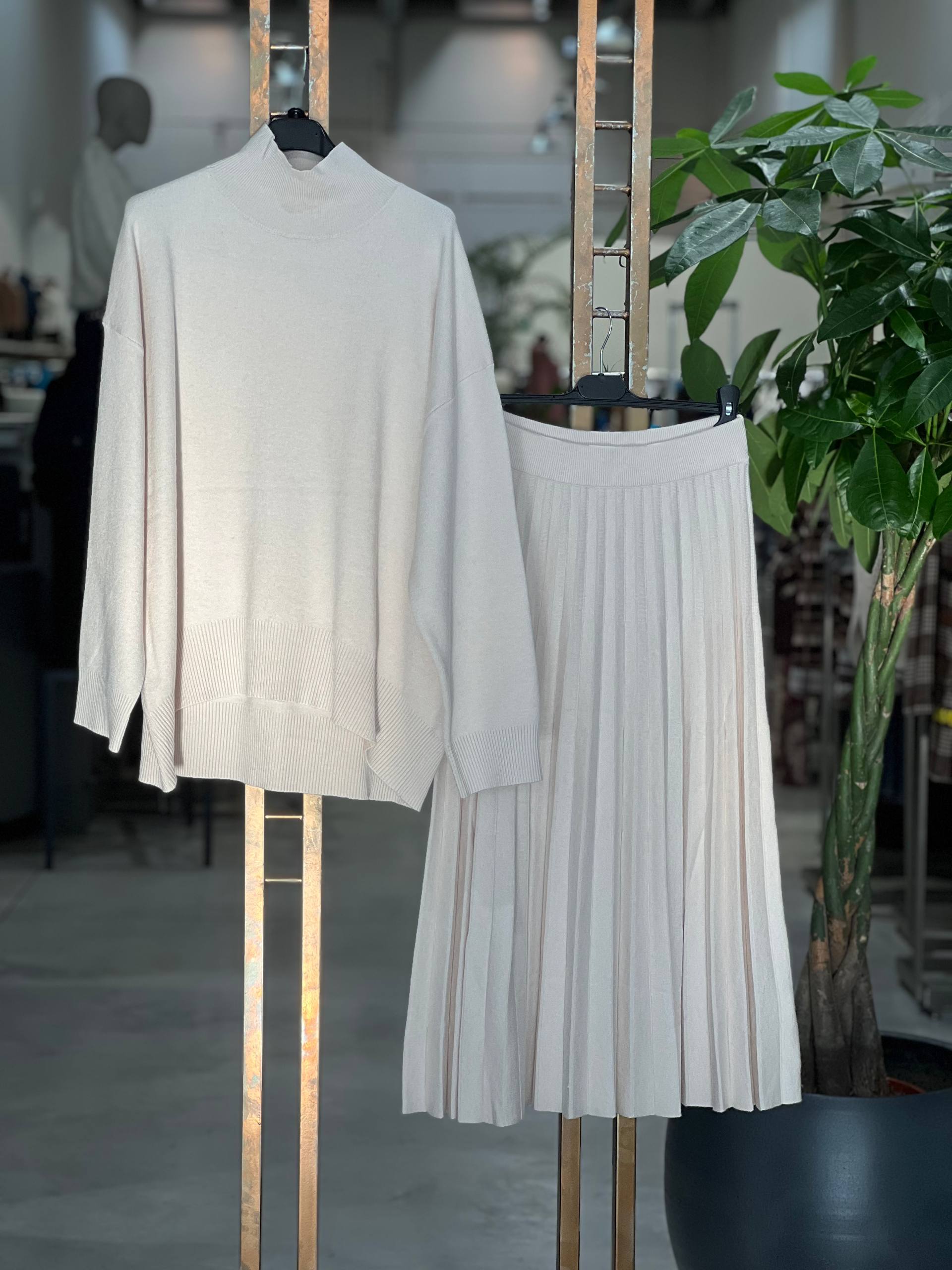 Amelie Follies (Michelle)