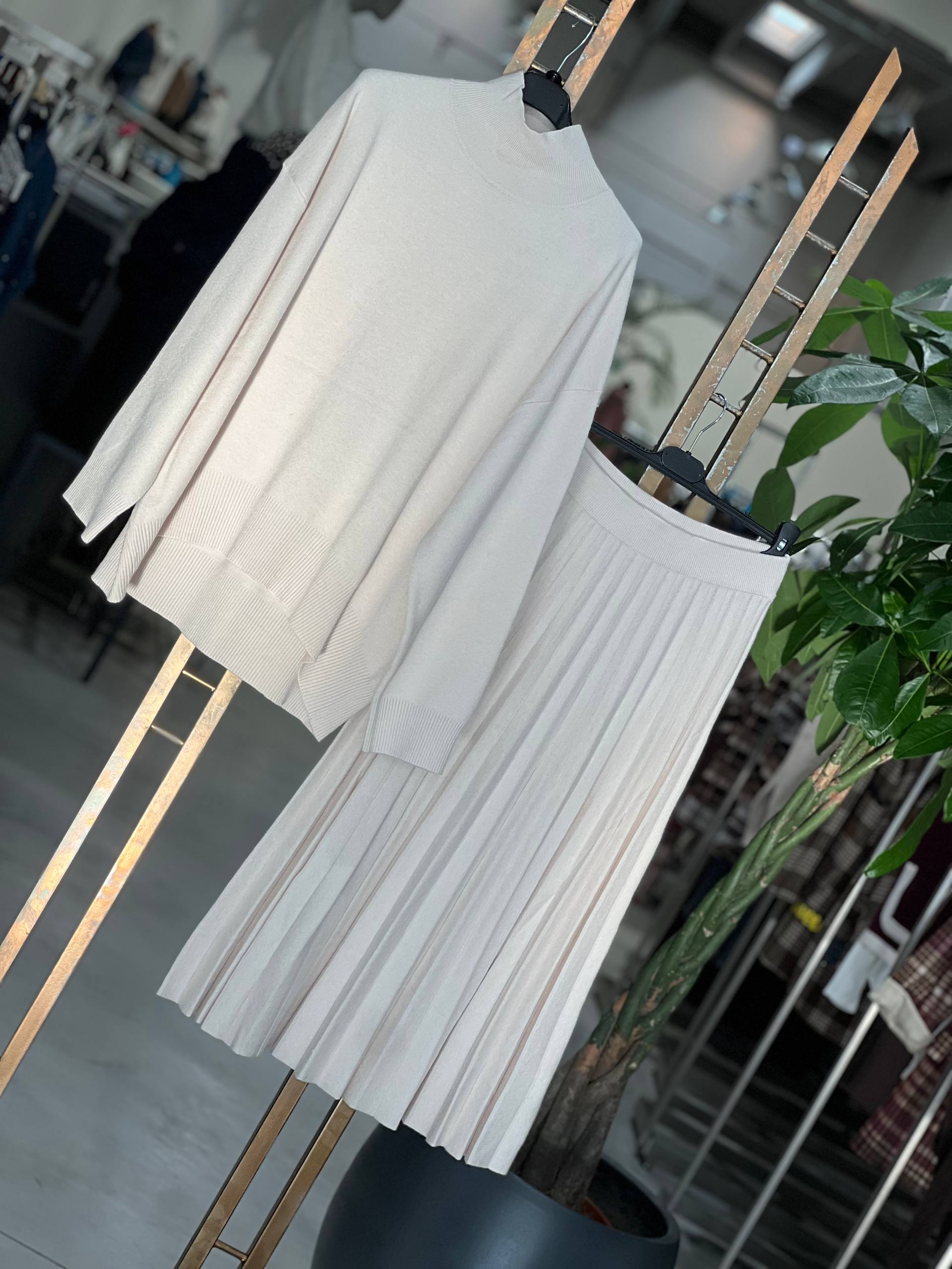 Amelie Follies (Michelle)