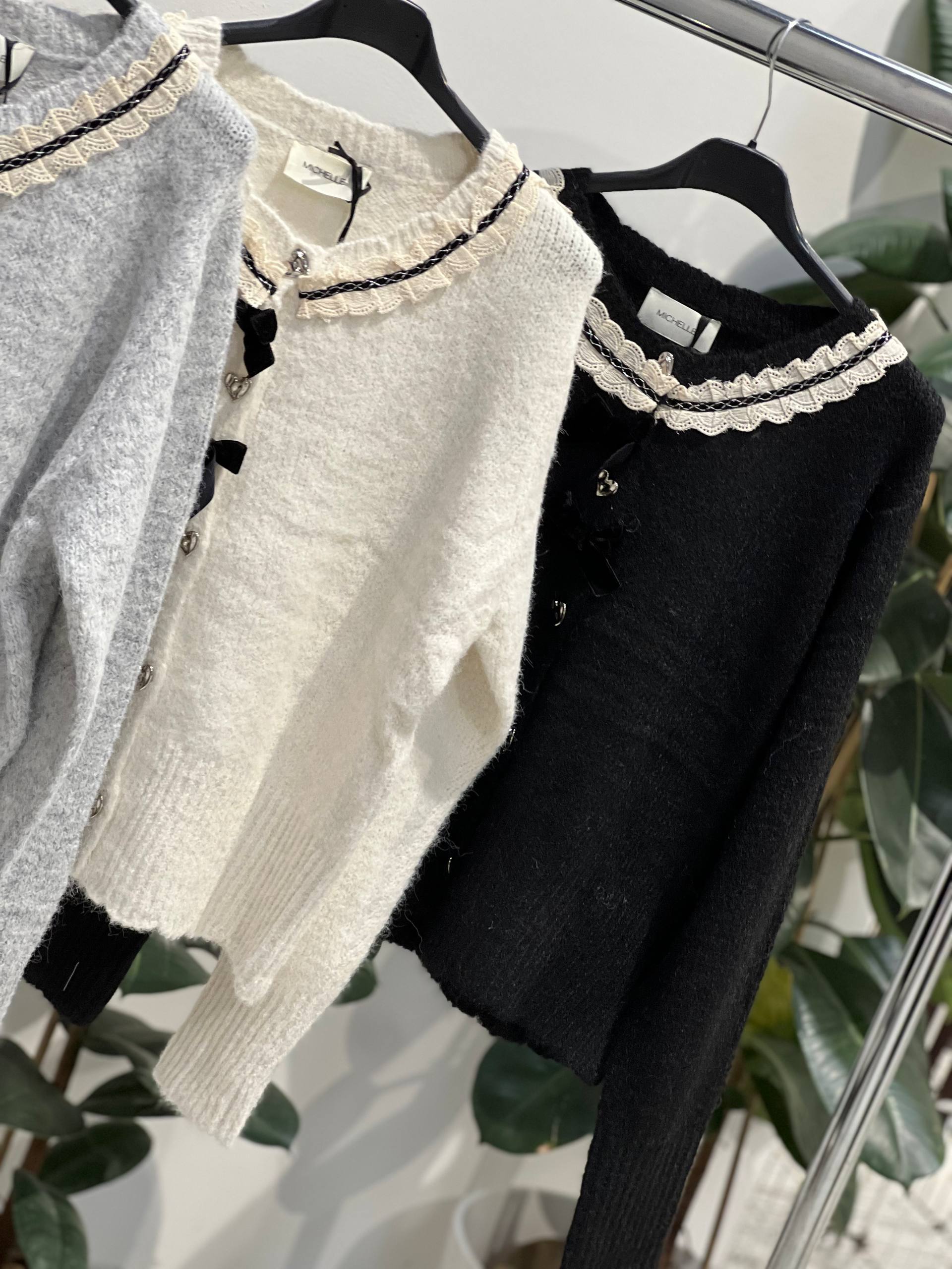 Amelie Follies (Michelle)