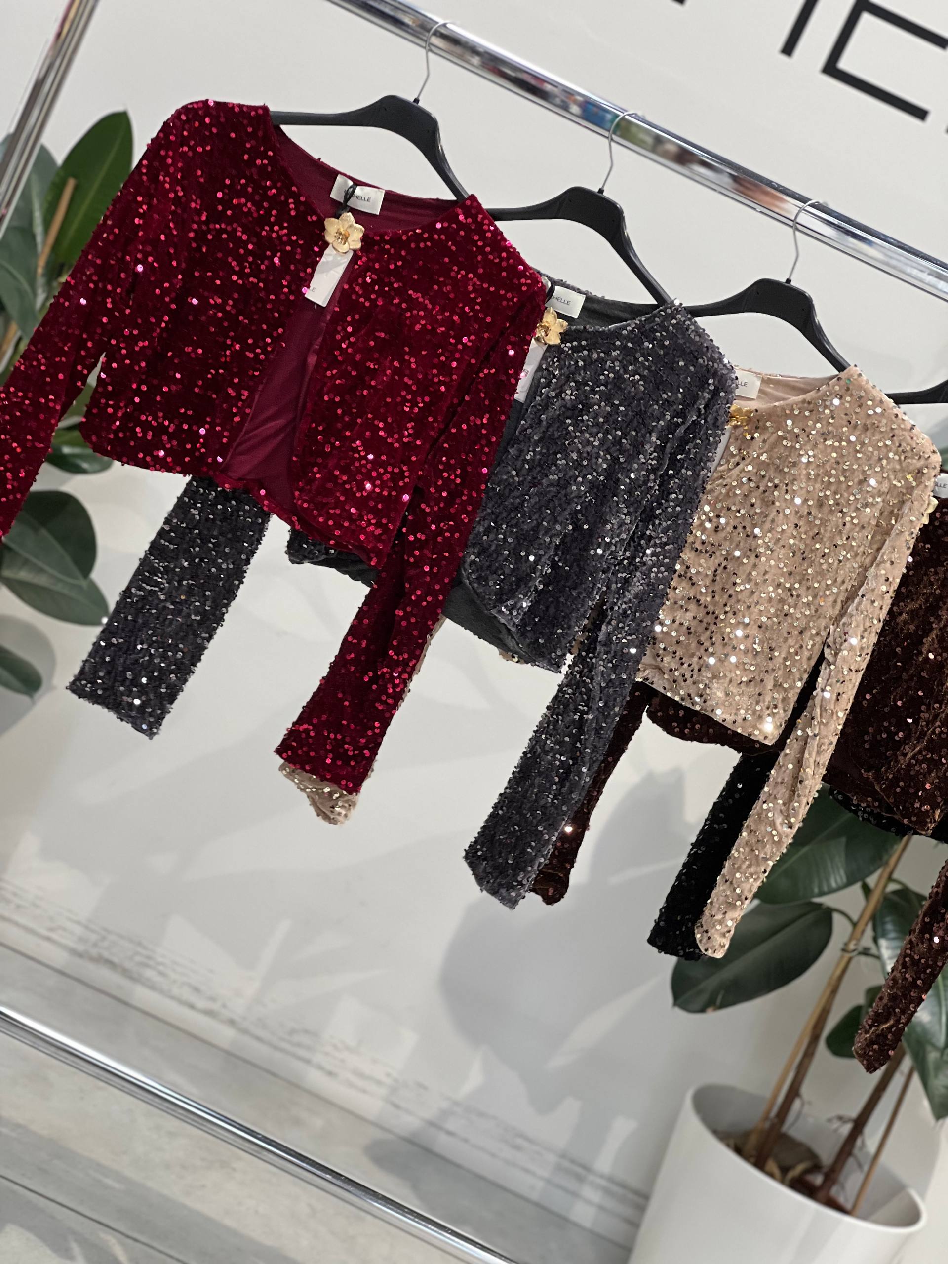 Amelie Follies (Michelle)