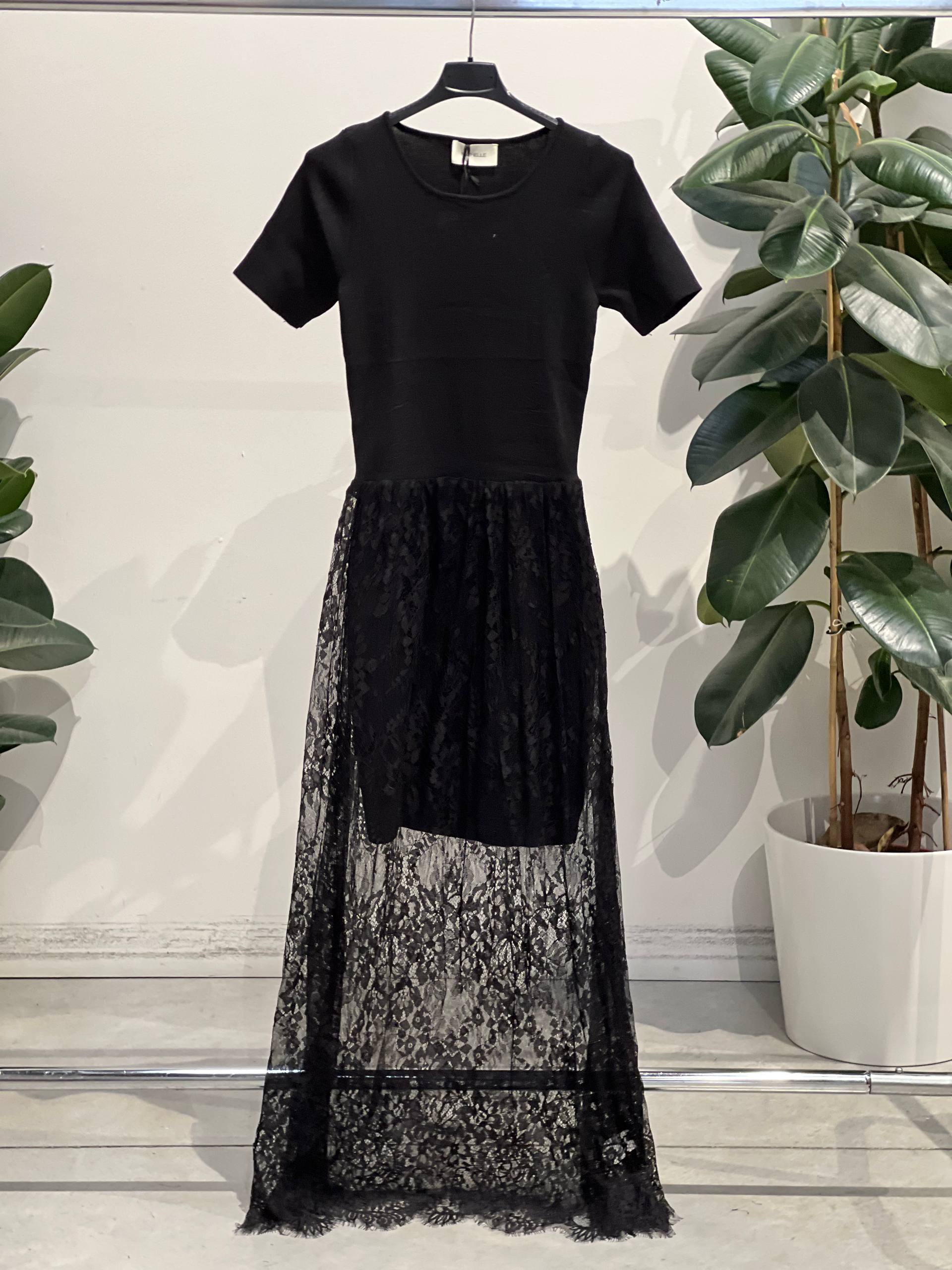 Amelie Follies (Michelle)