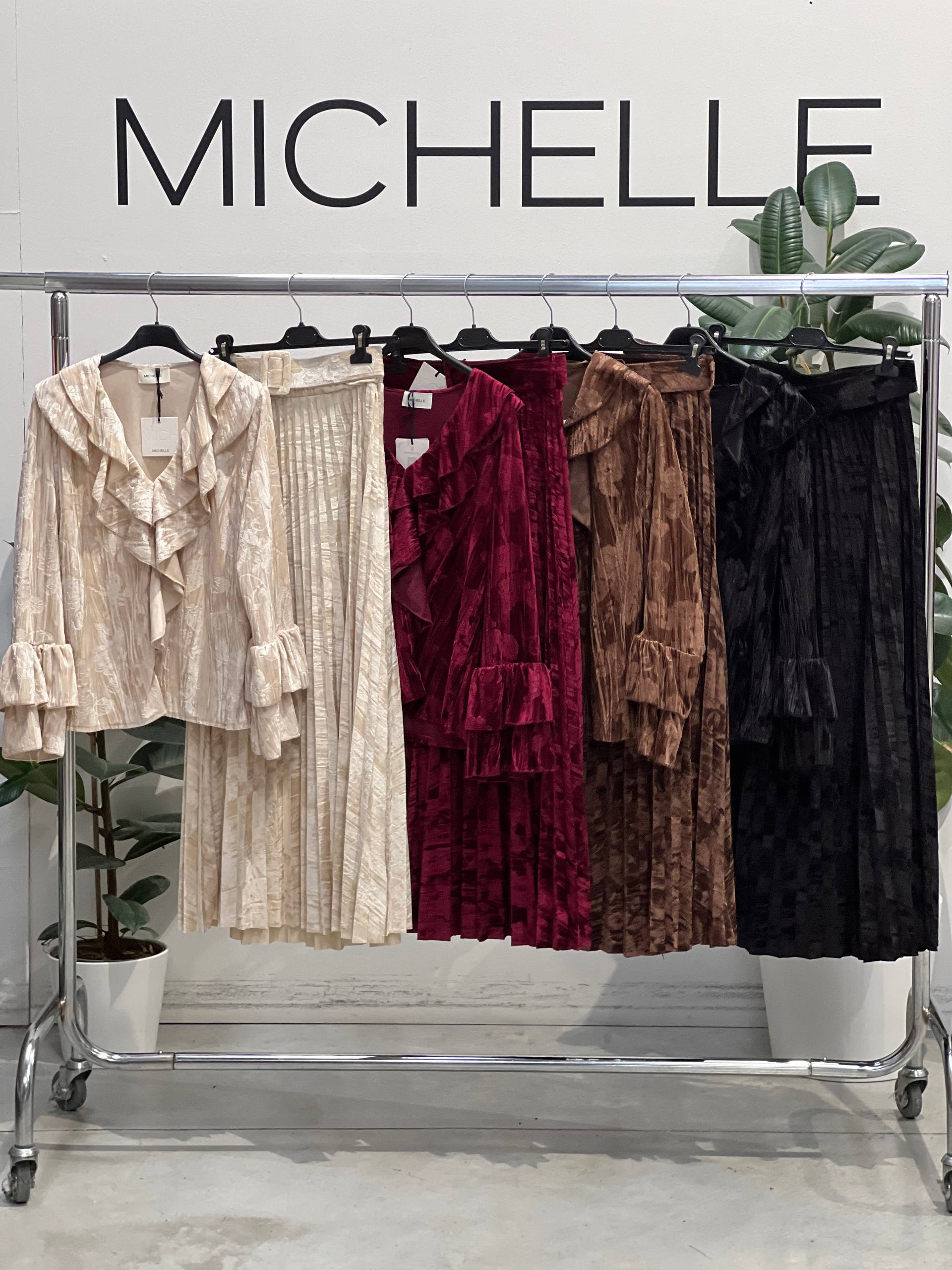 Amelie Follies (Michelle)