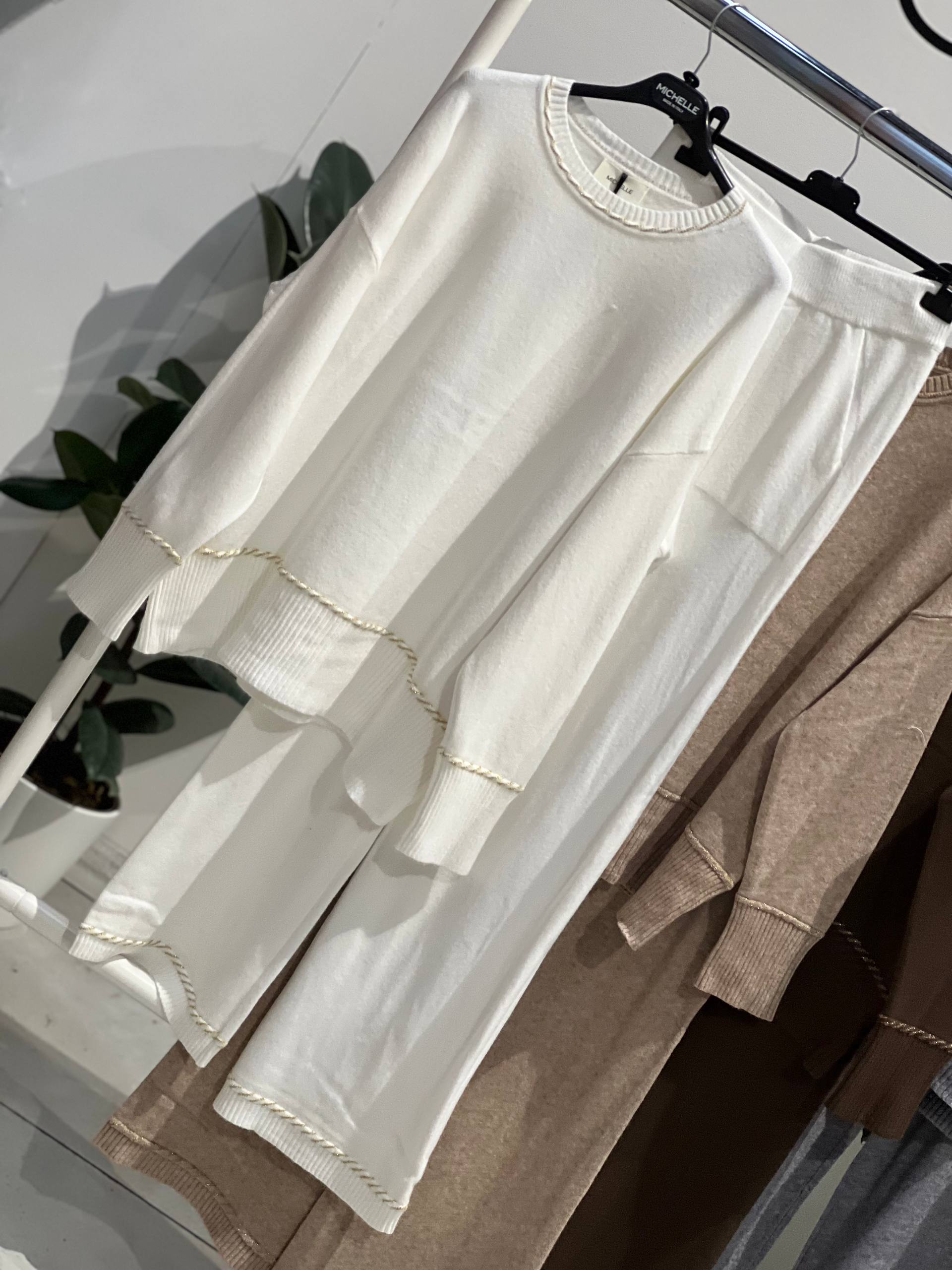 Amelie Follies (Michelle)