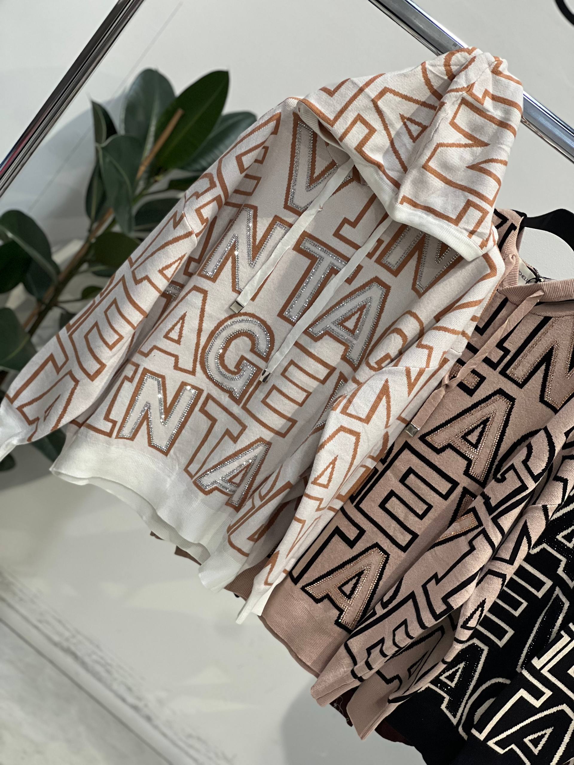 Amelie Follies (Michelle) Фото Amelie Follies (Michelle)