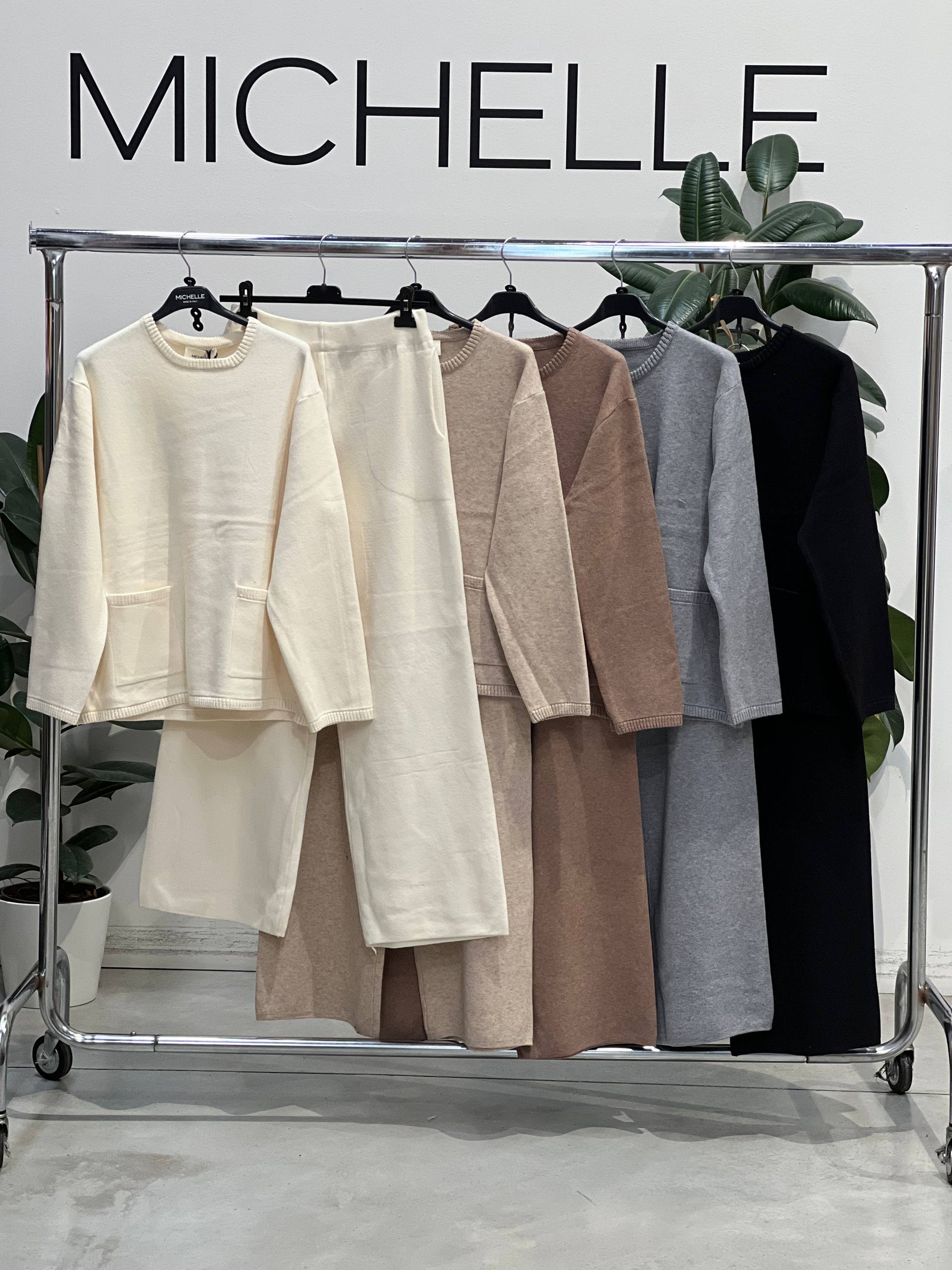 Amelie Follies (Michelle) Фото Amelie Follies (Michelle)