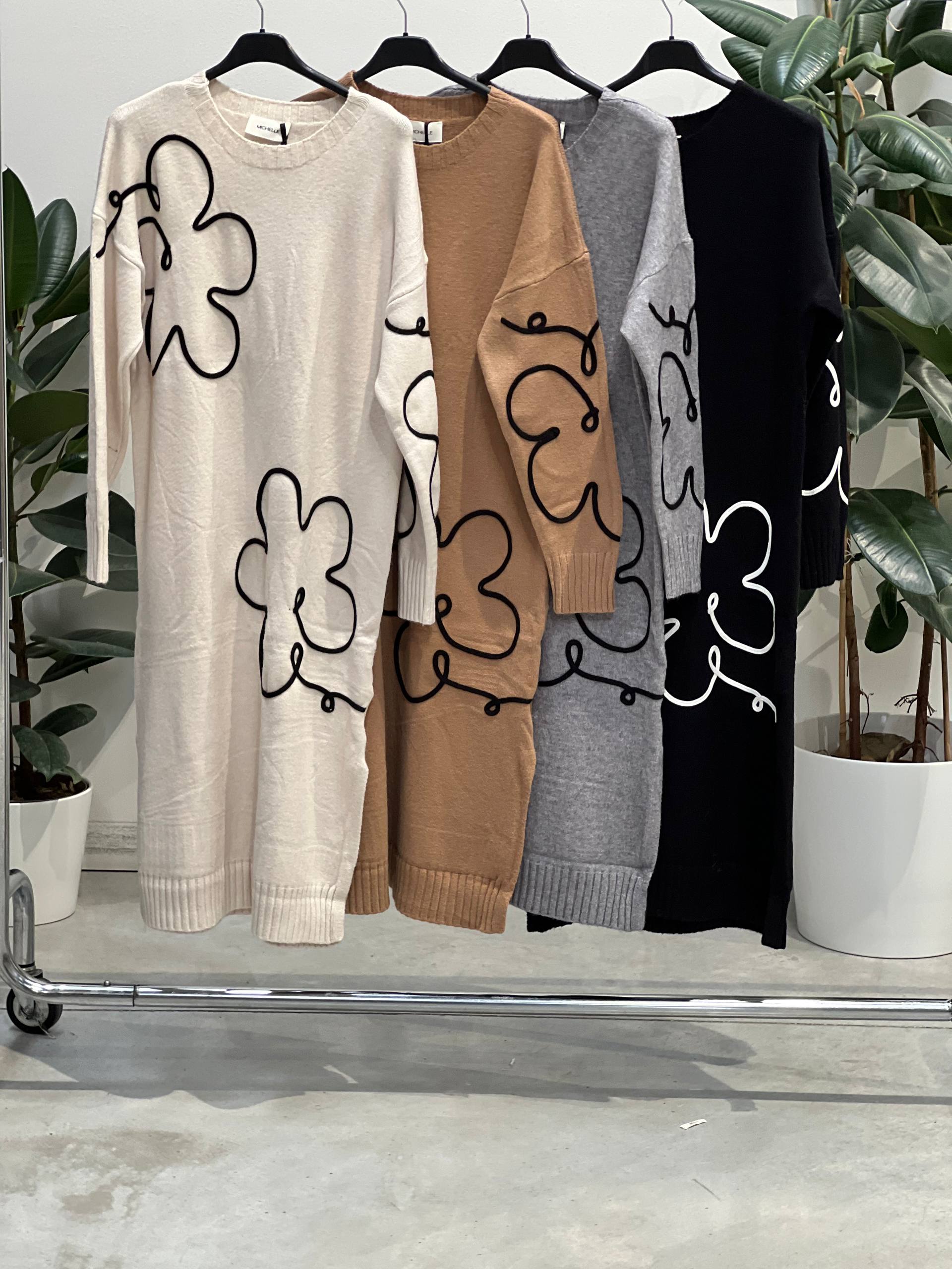 Amelie Follies (Michelle)