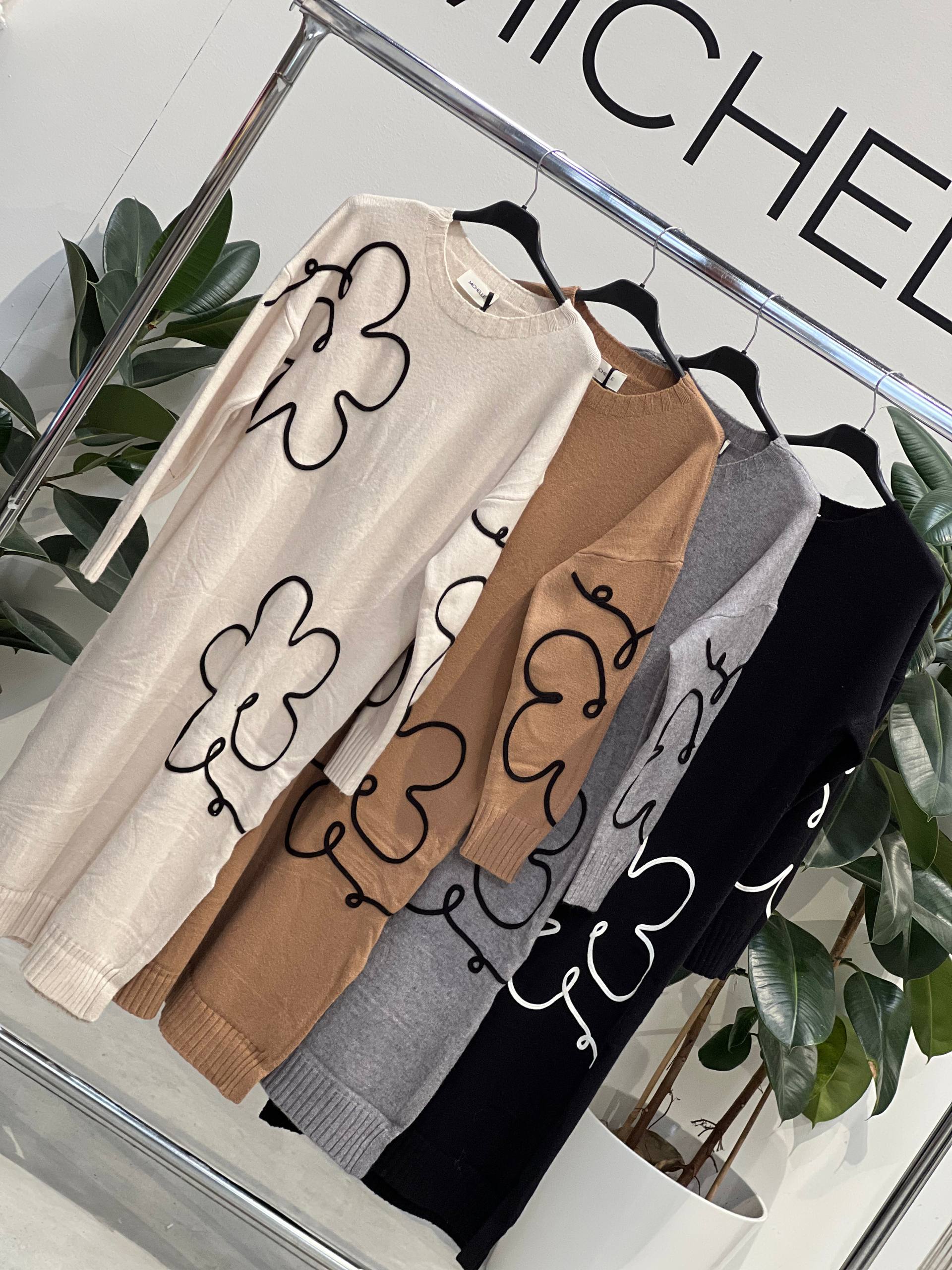 Amelie Follies (Michelle)