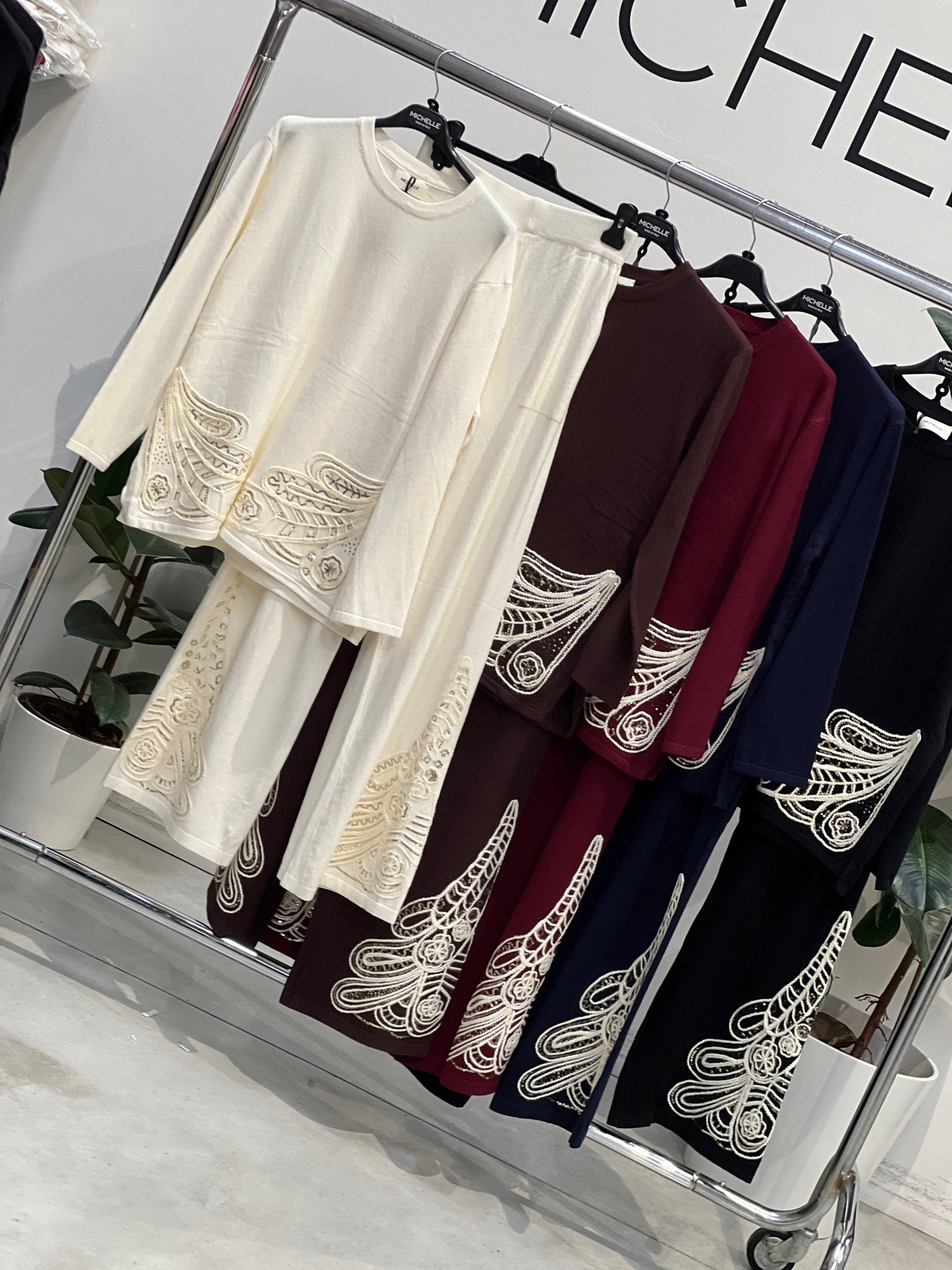 Amelie Follies (Michelle)