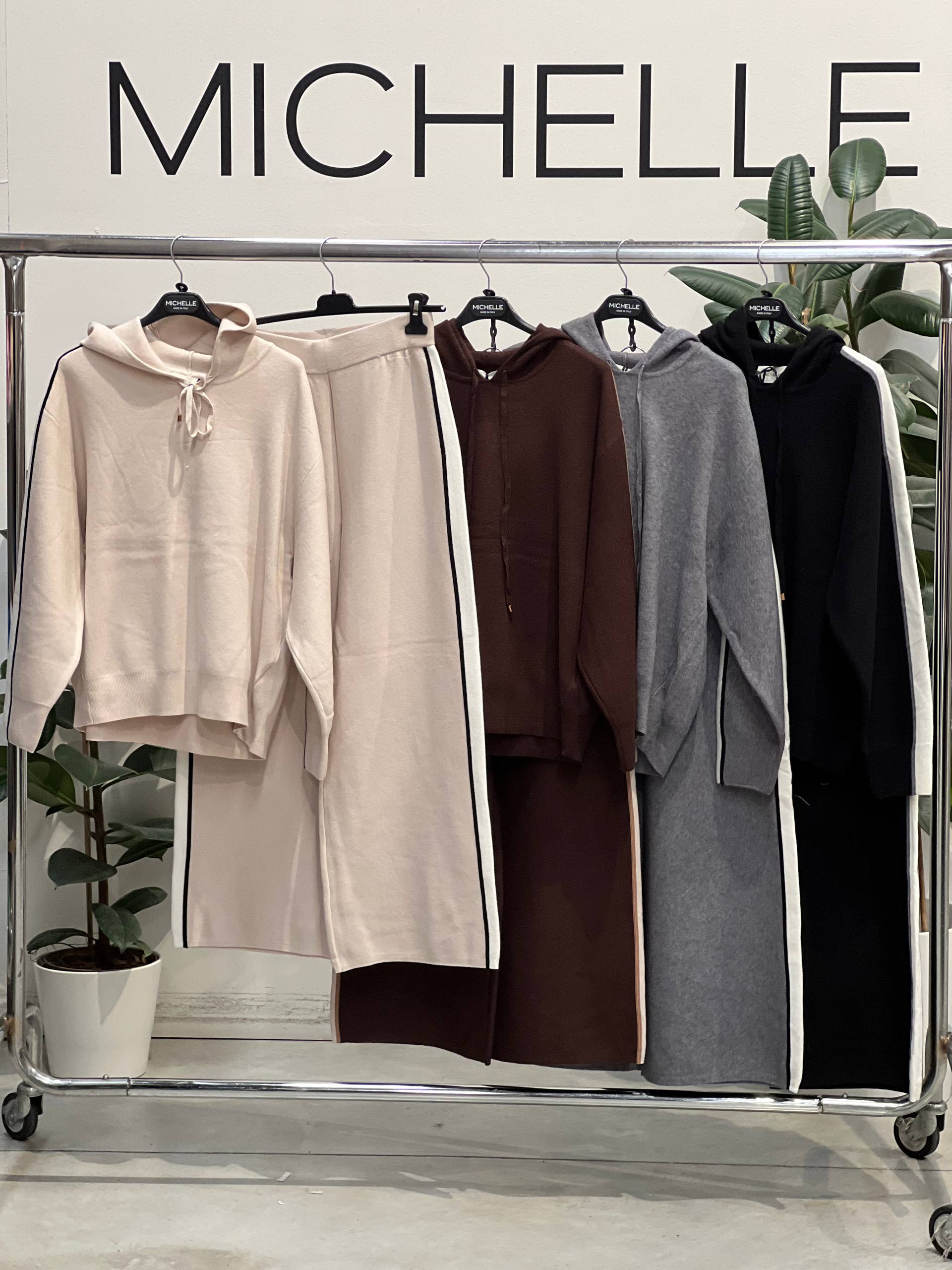 Amelie Follies (Michelle)