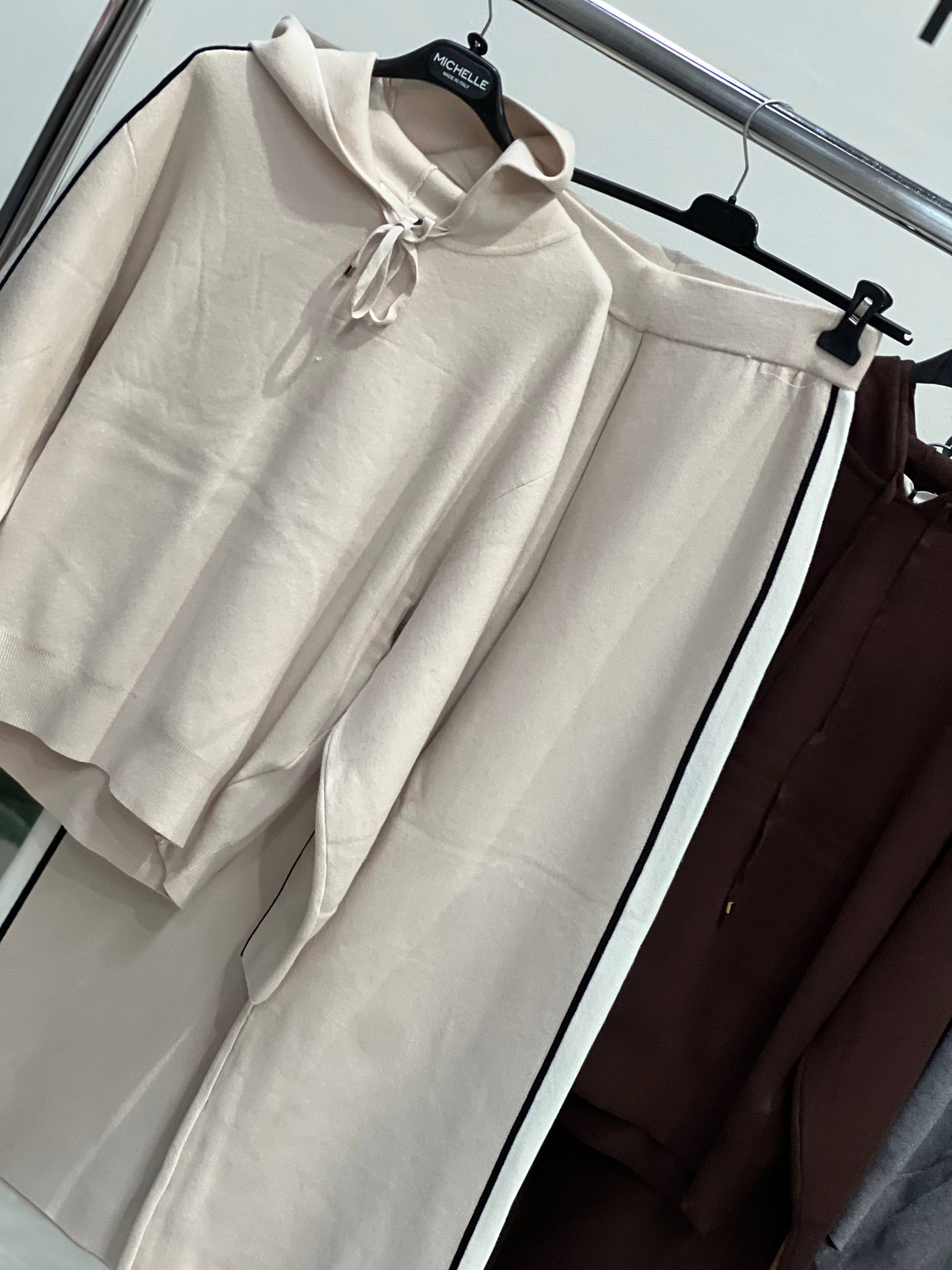 Amelie Follies (Michelle)