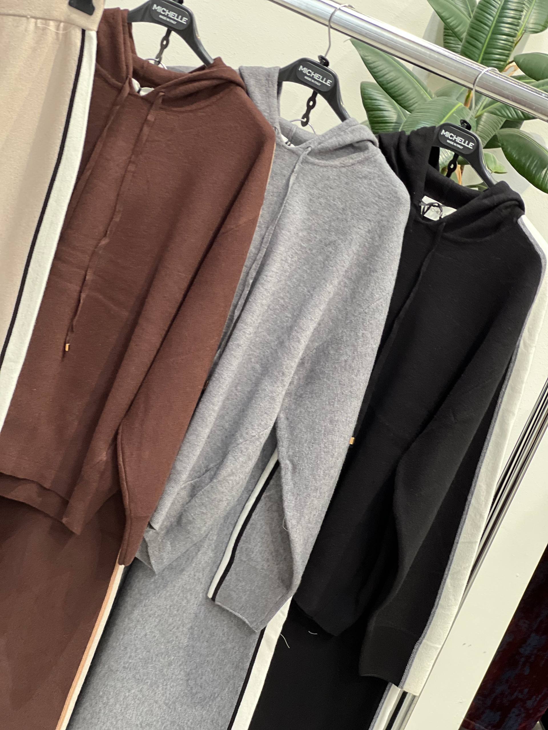 Amelie Follies (Michelle)