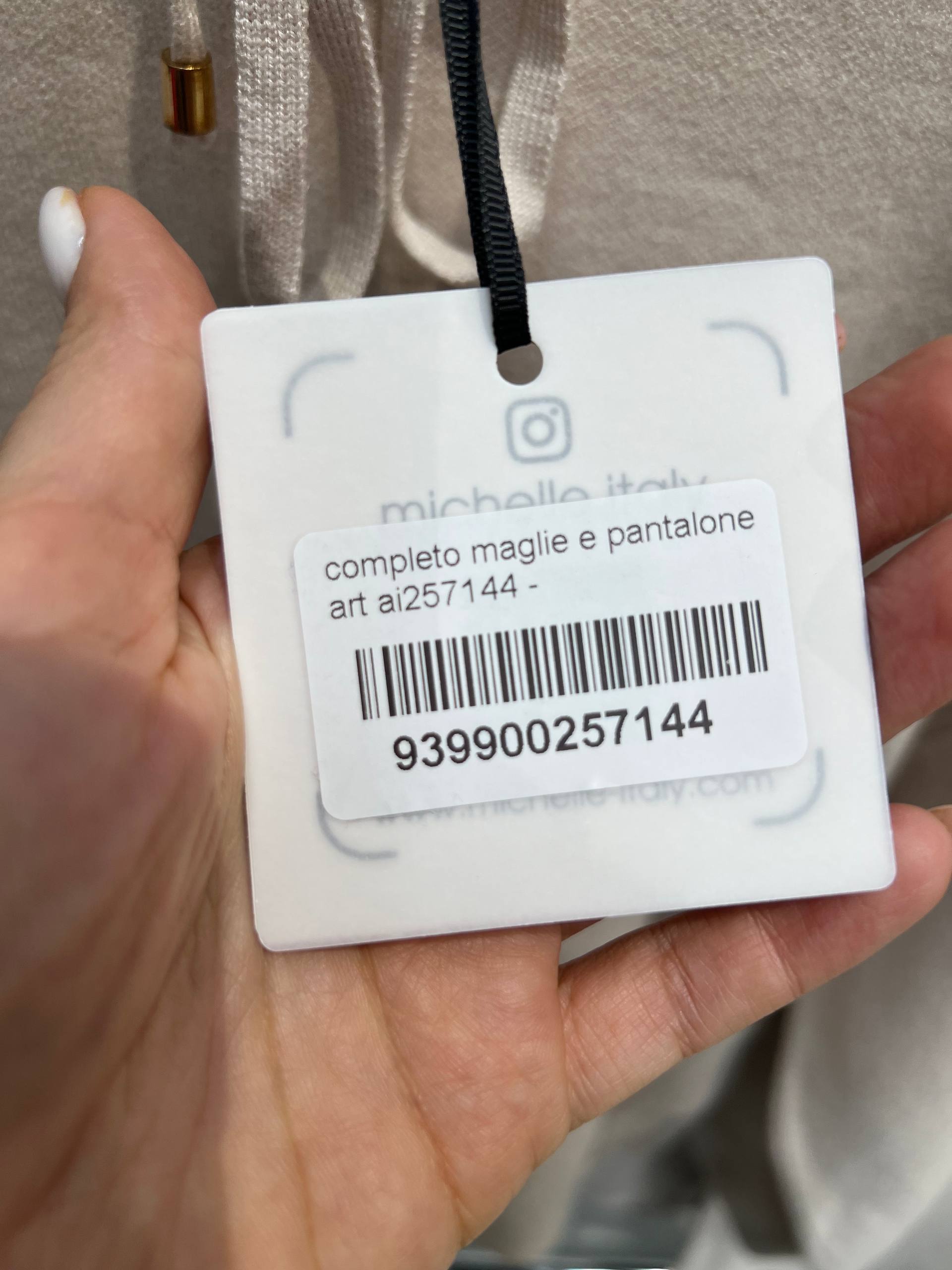 Amelie Follies (Michelle)