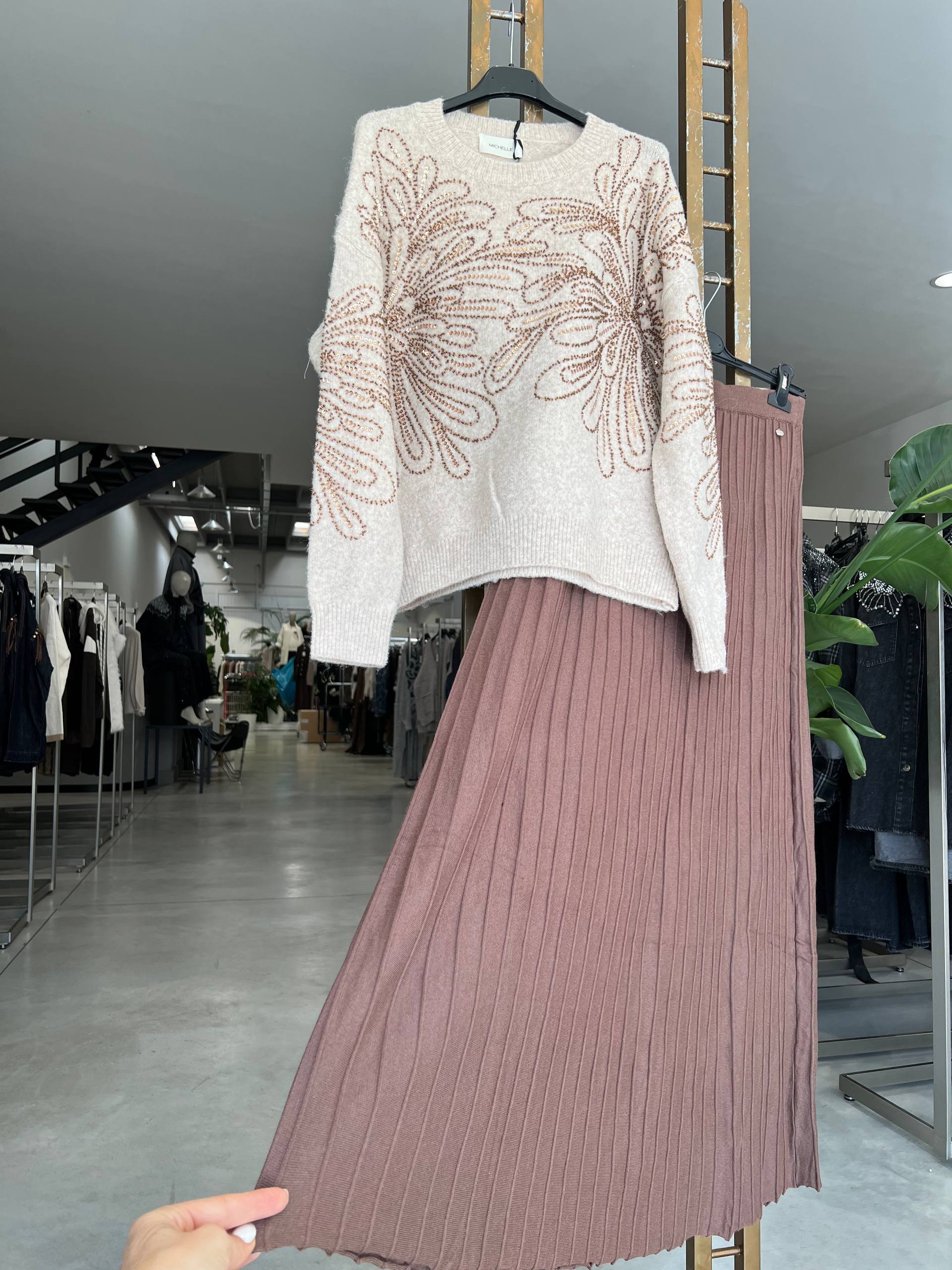 Amelie Follies (Michelle)