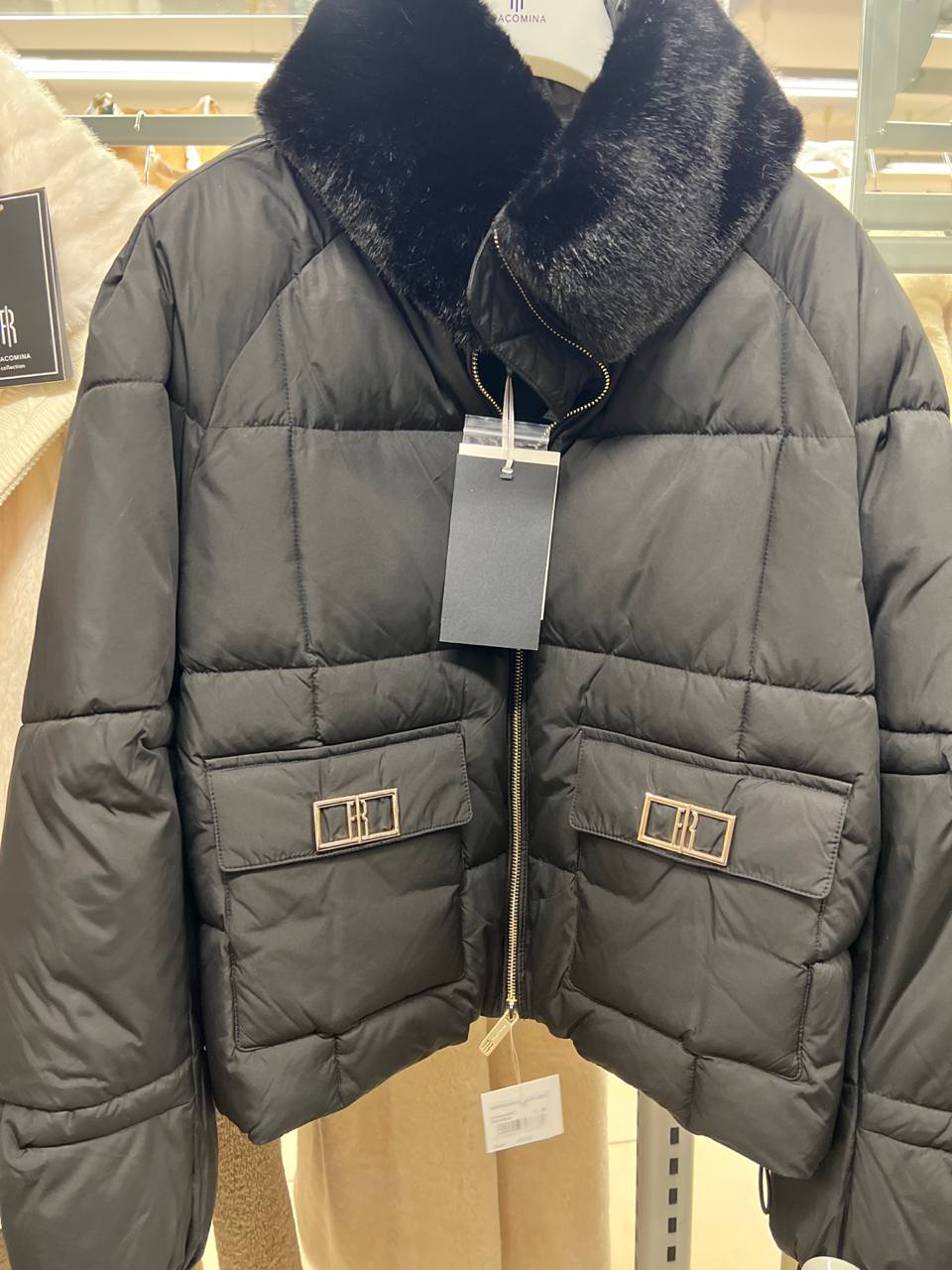 Outlet Фото Outlet