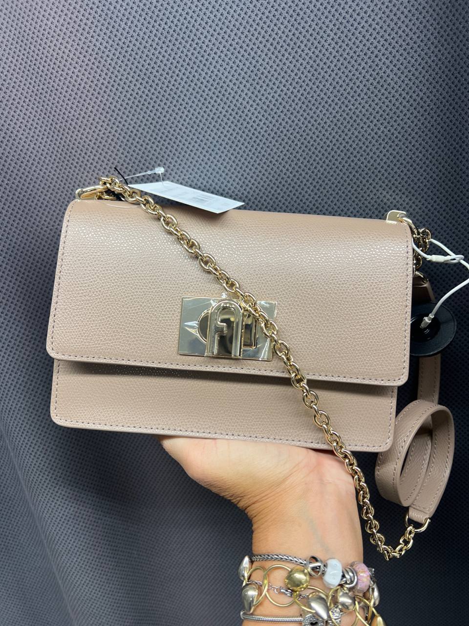 Outlet Фото Outlet