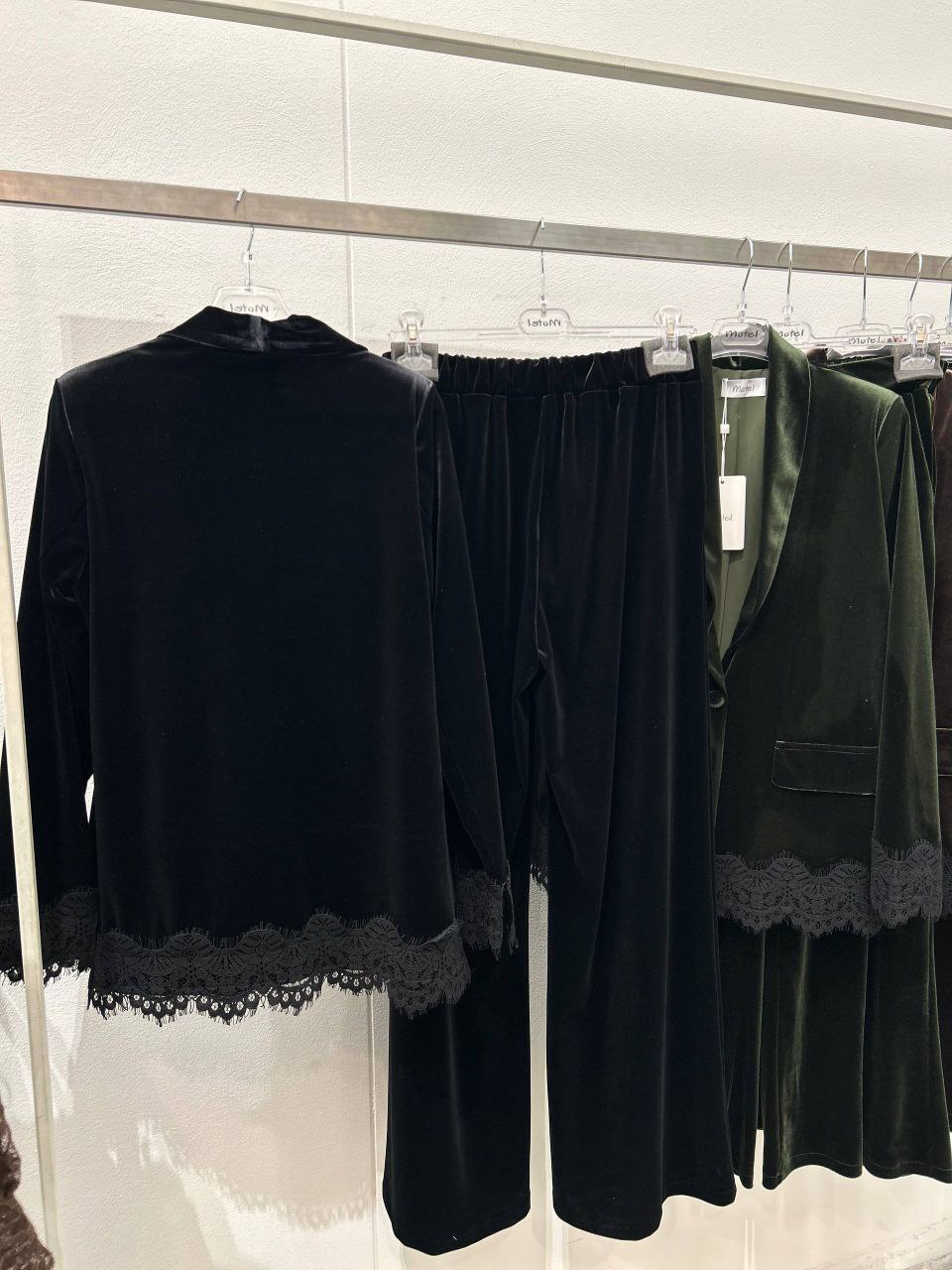 Adora Фото Adora