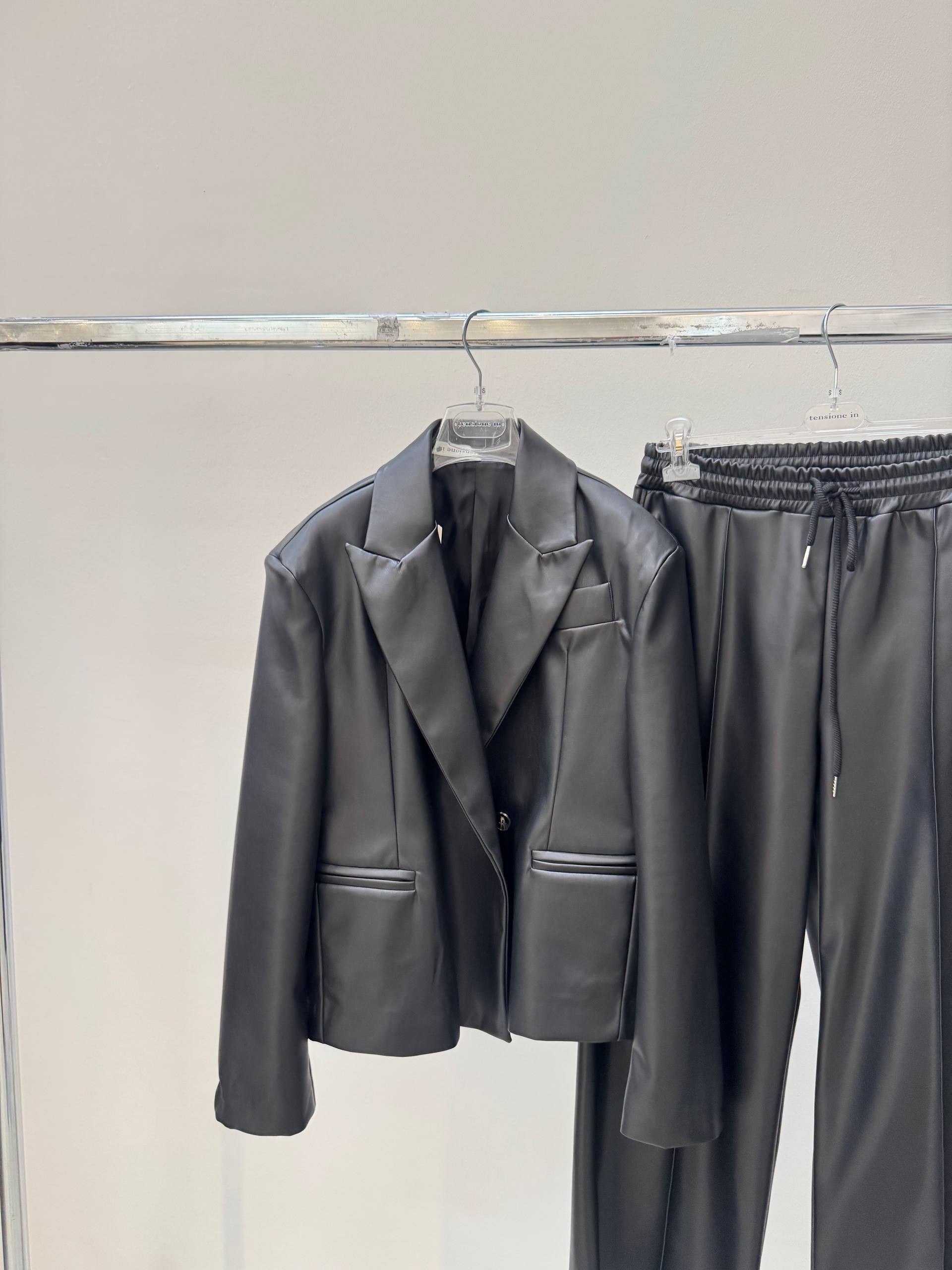 Фото Tensione in