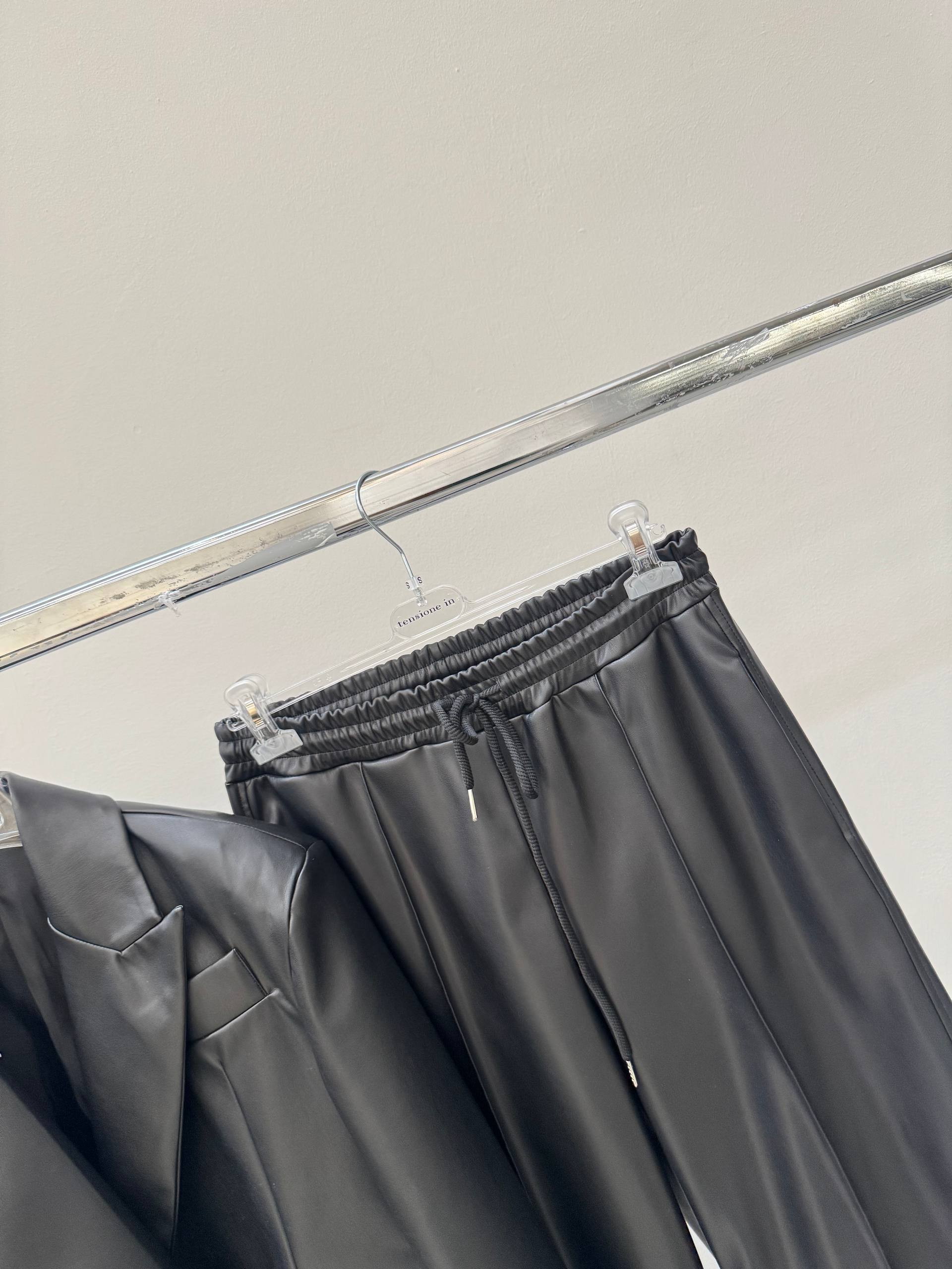 Фото Tensione in