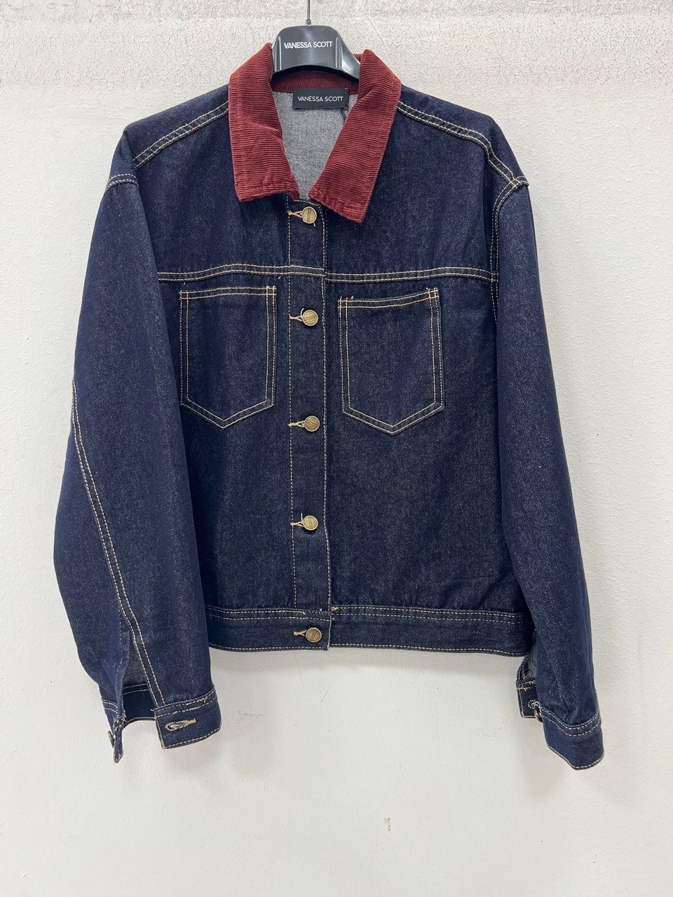 Фото Vanessa Scott