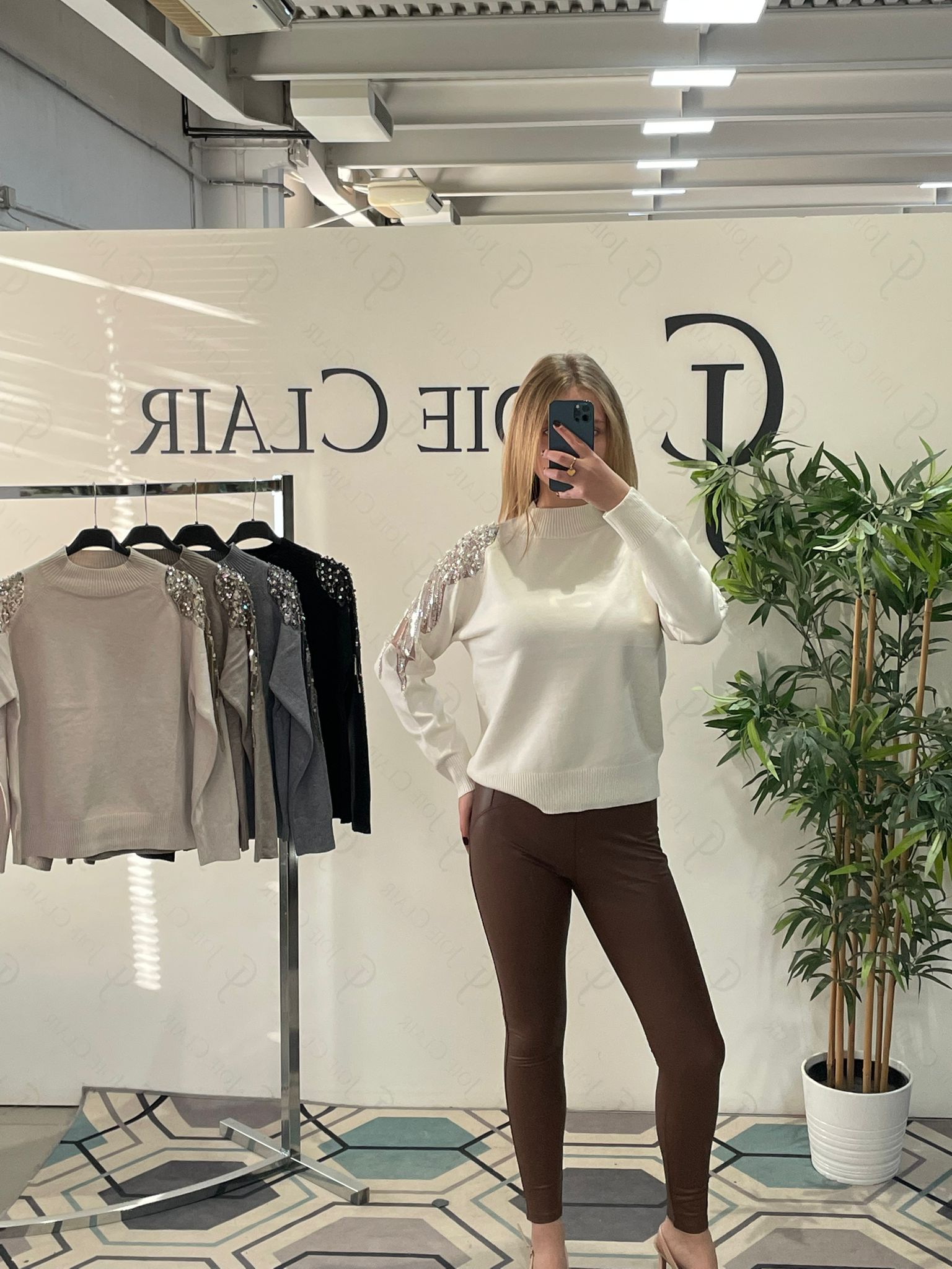 Фото Joie Clair (J-Clair)