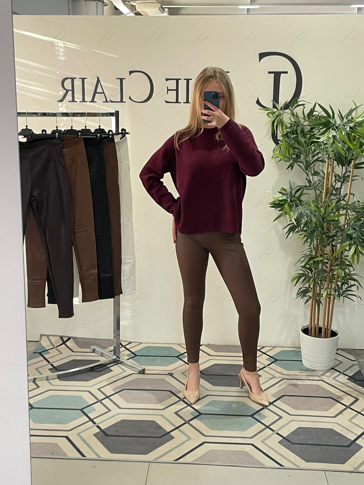 Фото Joie Clair (J-Clair)