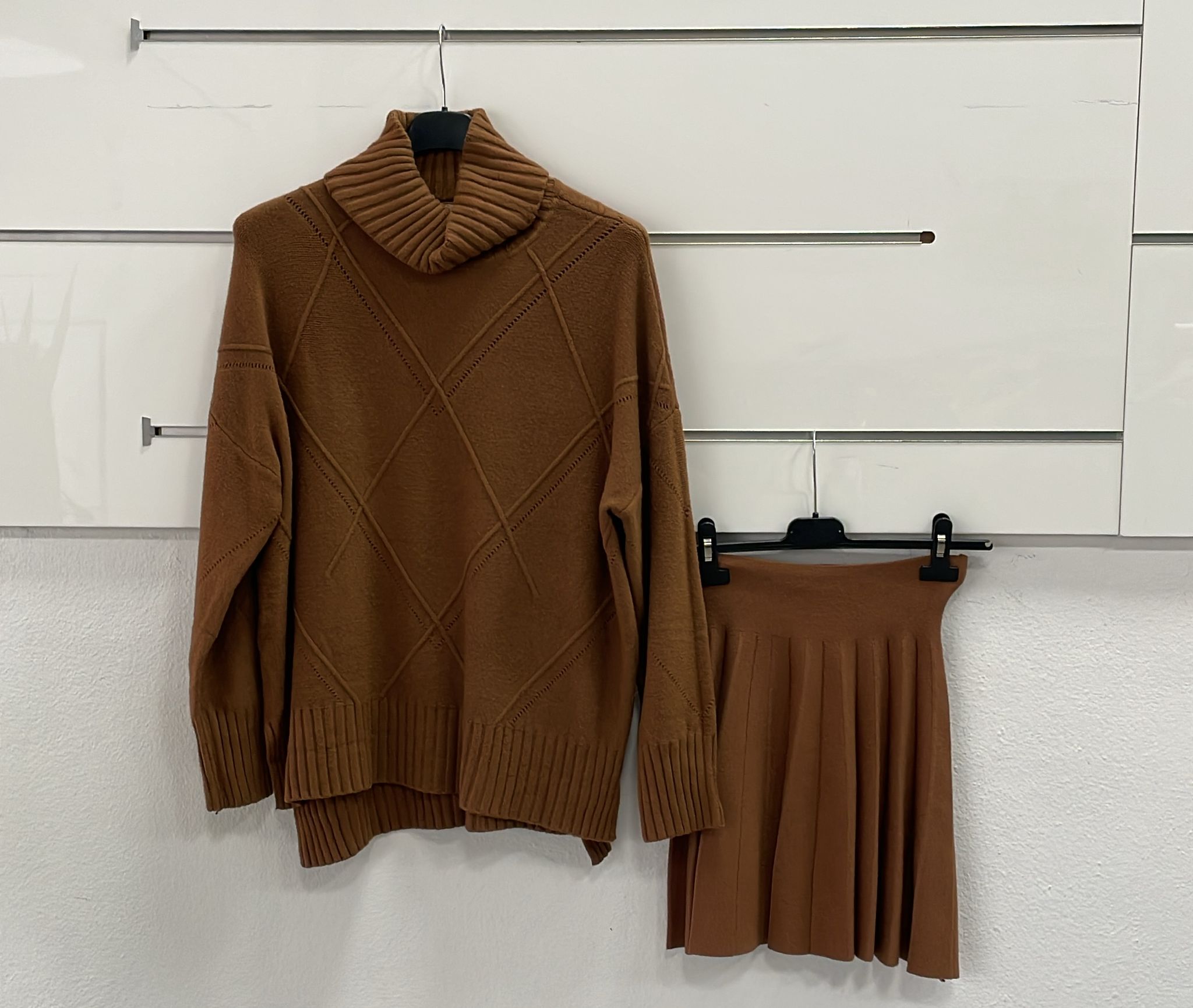 Joie Clair (J-Clair)