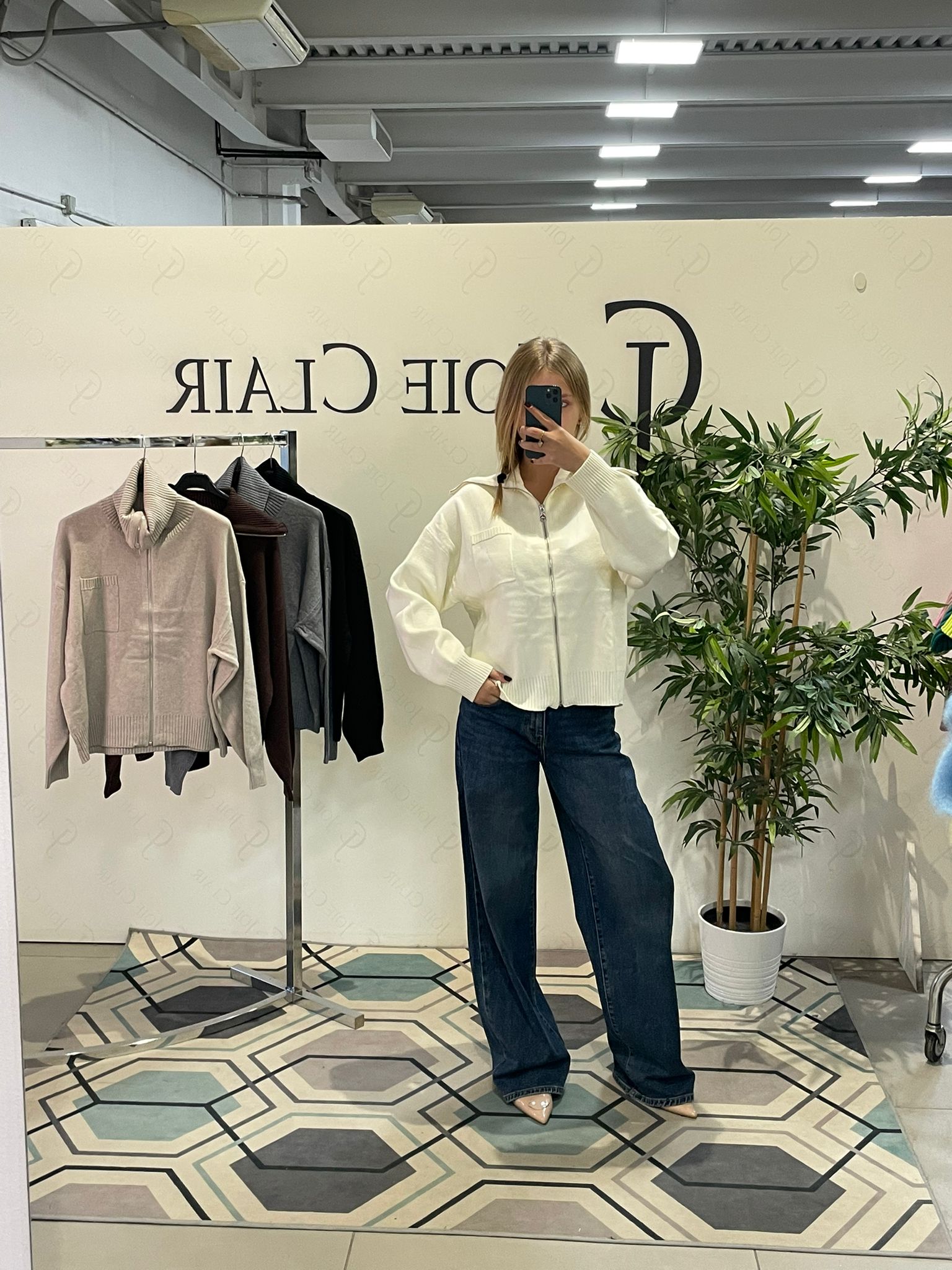 Фото Joie Clair (J-Clair)