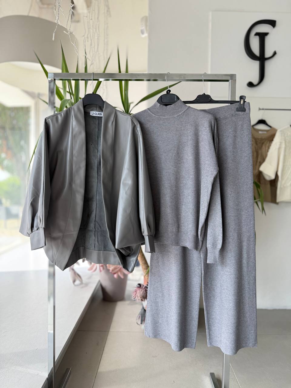 Фото Joie Clair (J-Clair)