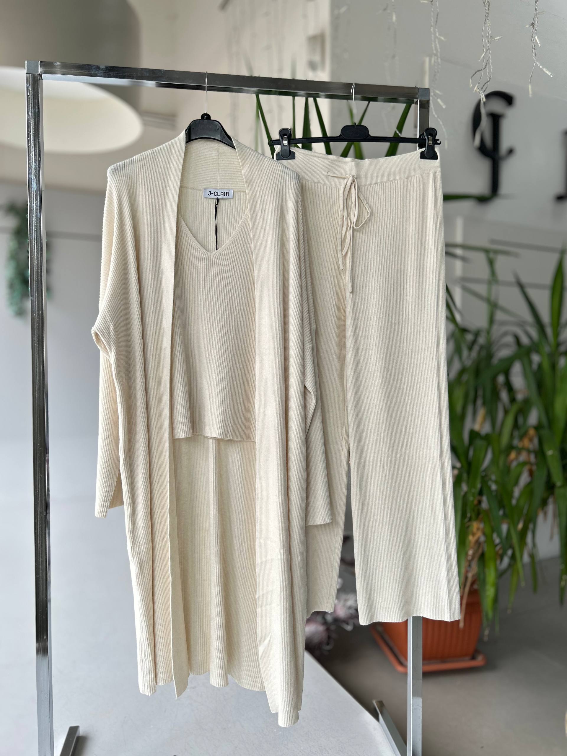 Фото Joie Clair (J-Clair)