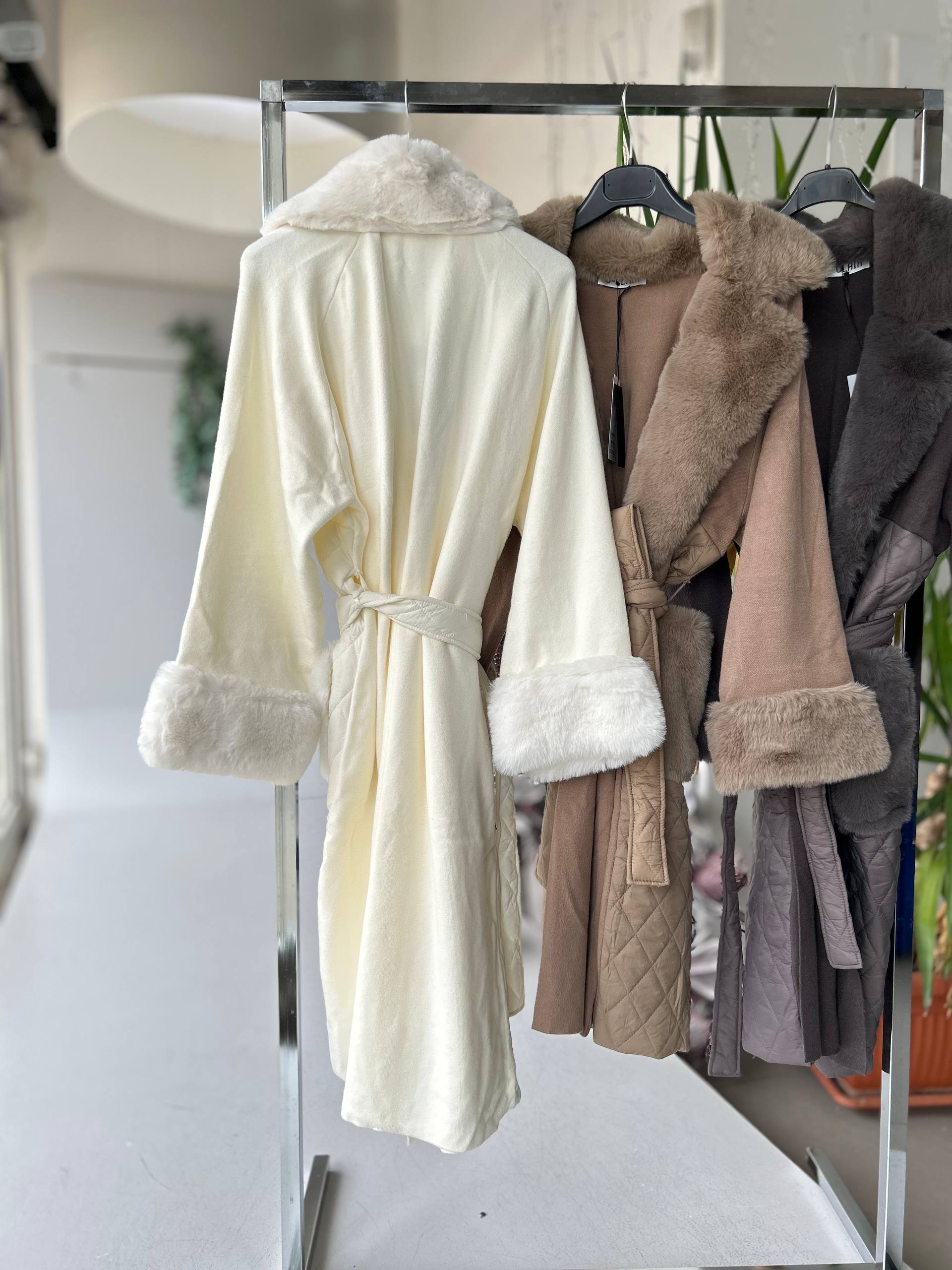 Фото Joie Clair (J-Clair)