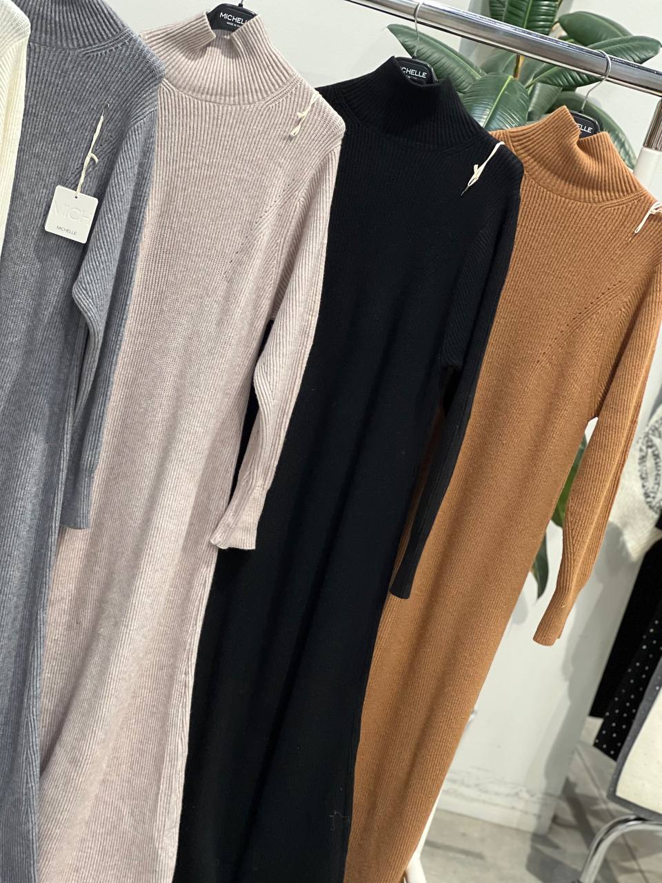 Amelie Follies (Michelle)