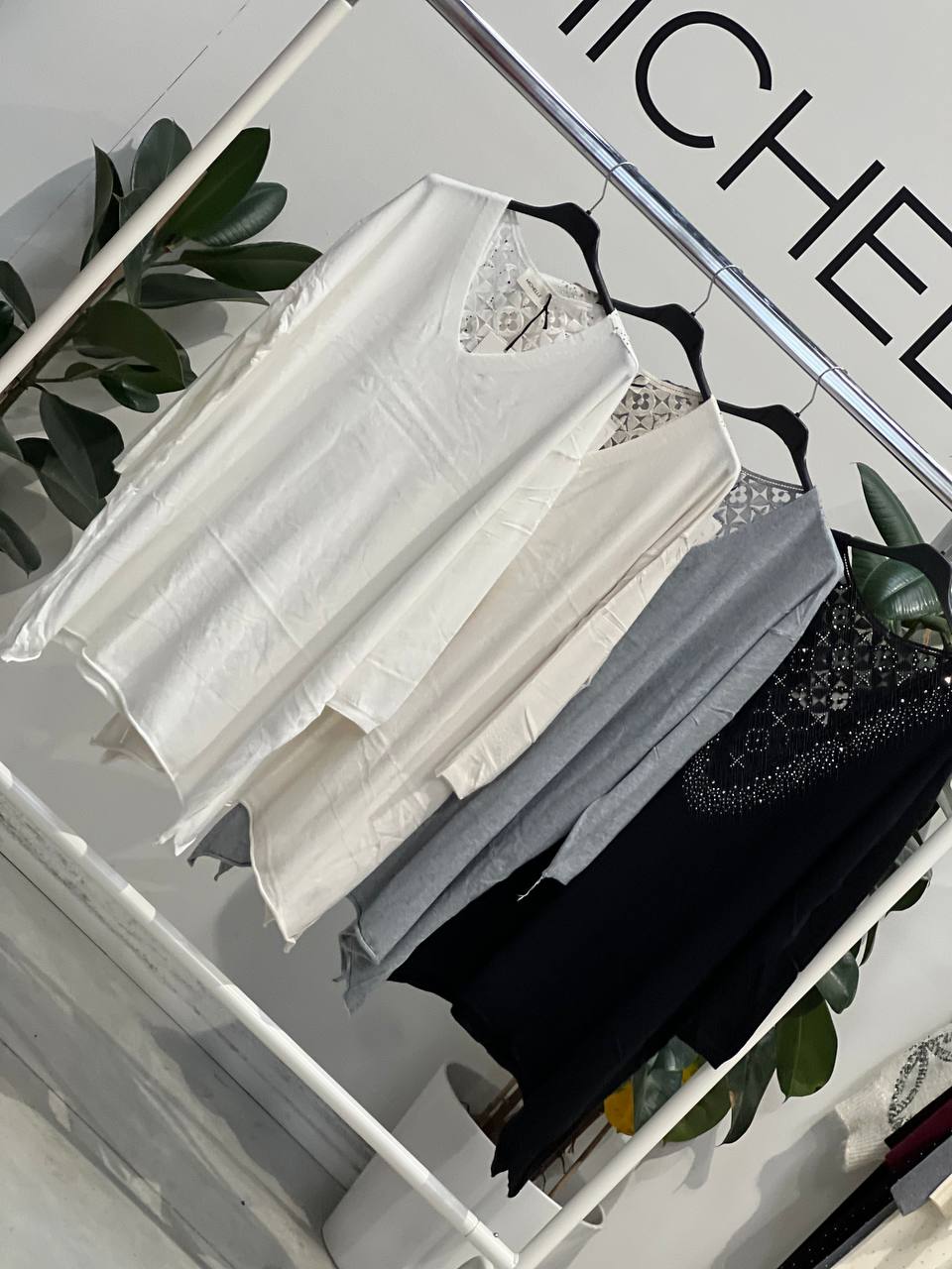 Amelie Follies (Michelle)