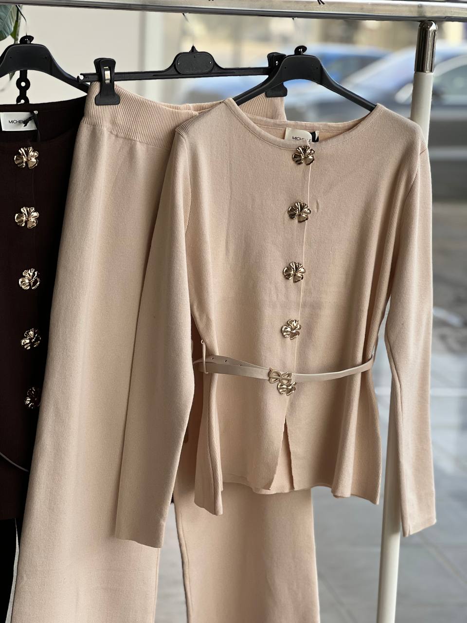 Amelie Follies (Michelle)