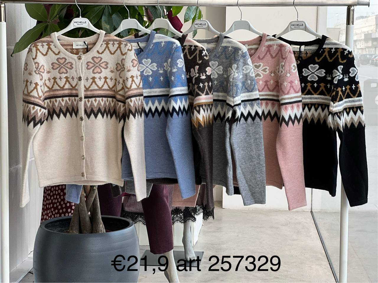 Amelie Follies (Michelle)