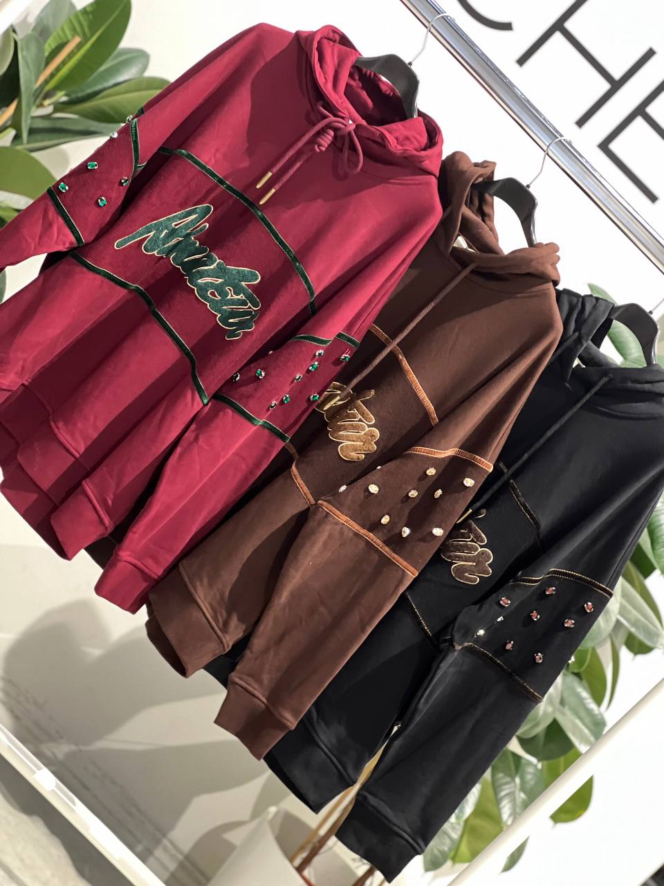 Amelie Follies (Michelle)