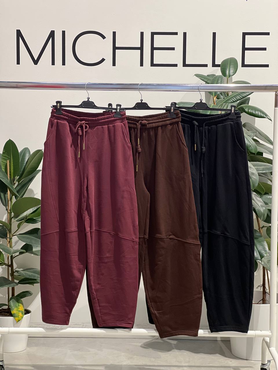 Amelie Follies (Michelle)