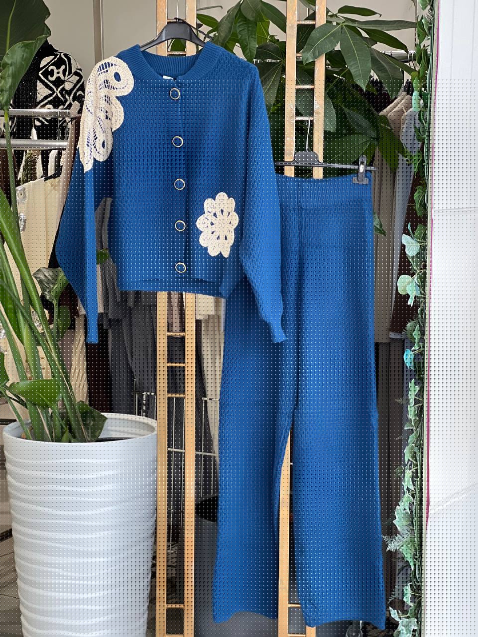 Amelie Follies (Michelle)