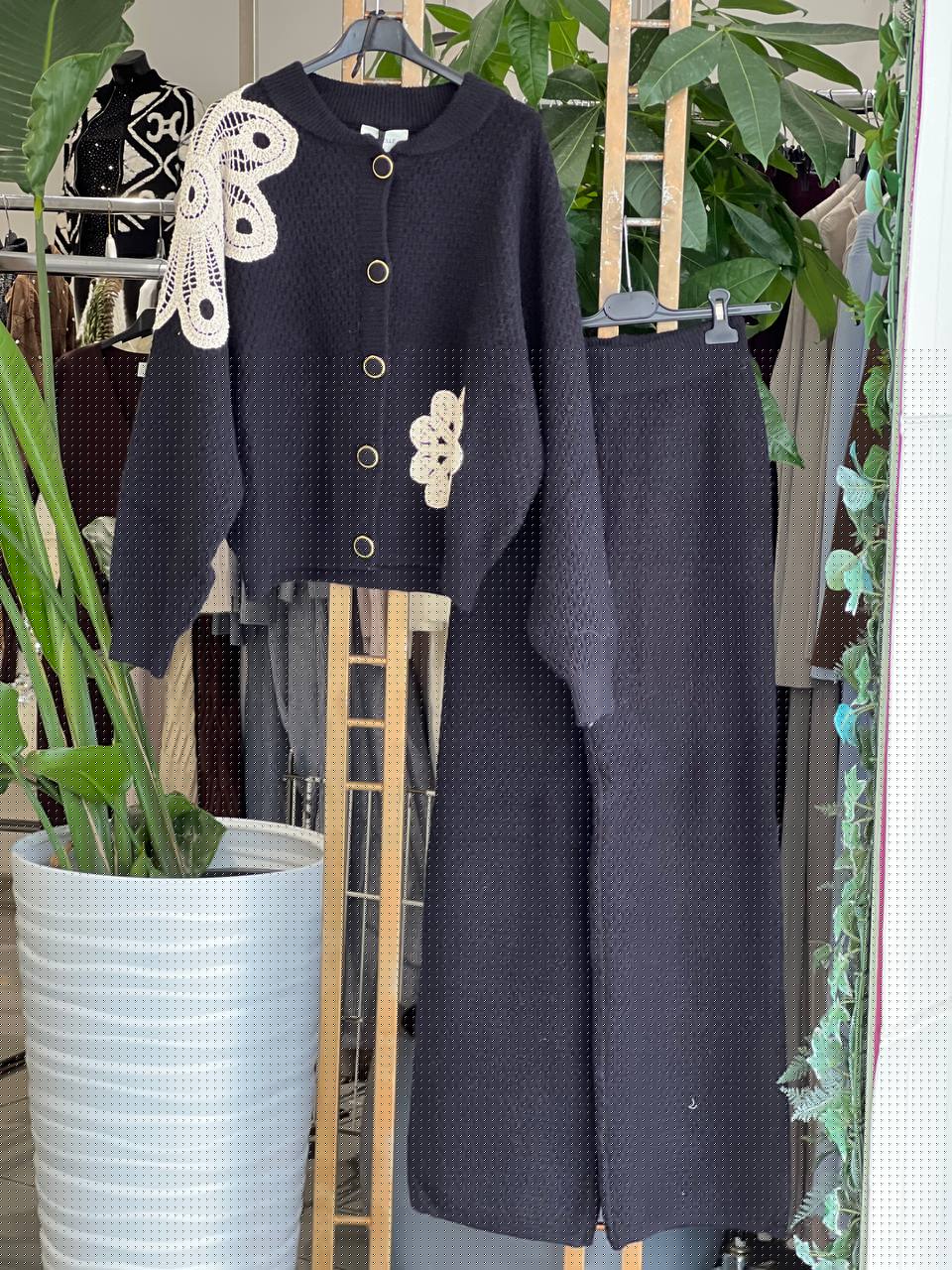 Amelie Follies (Michelle)