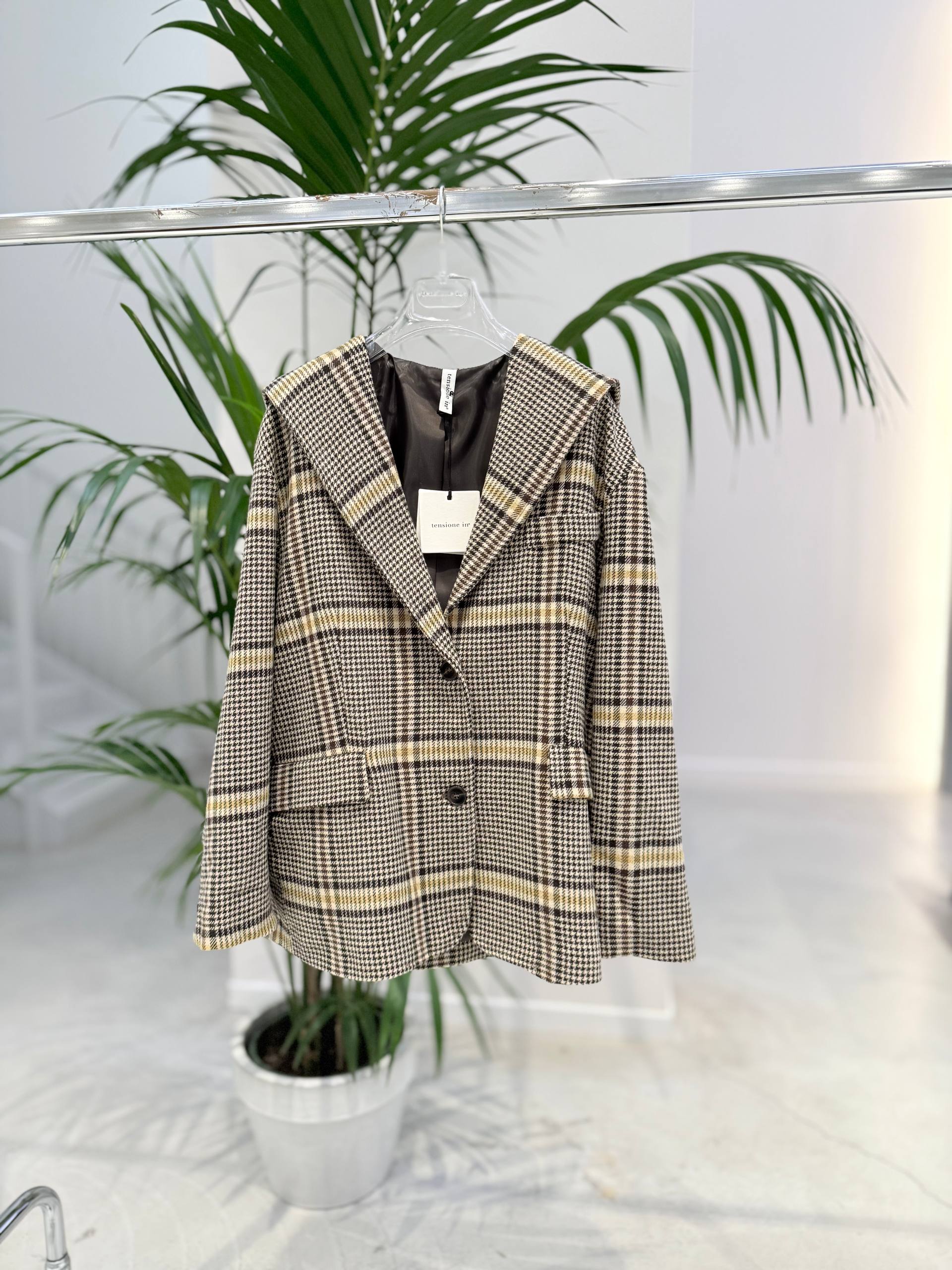 Фото Tensione in