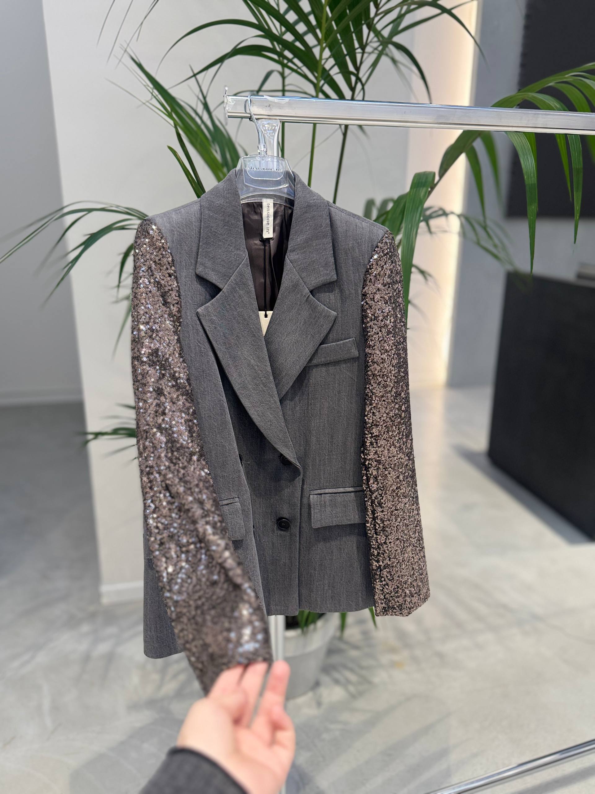 Фото Tensione in