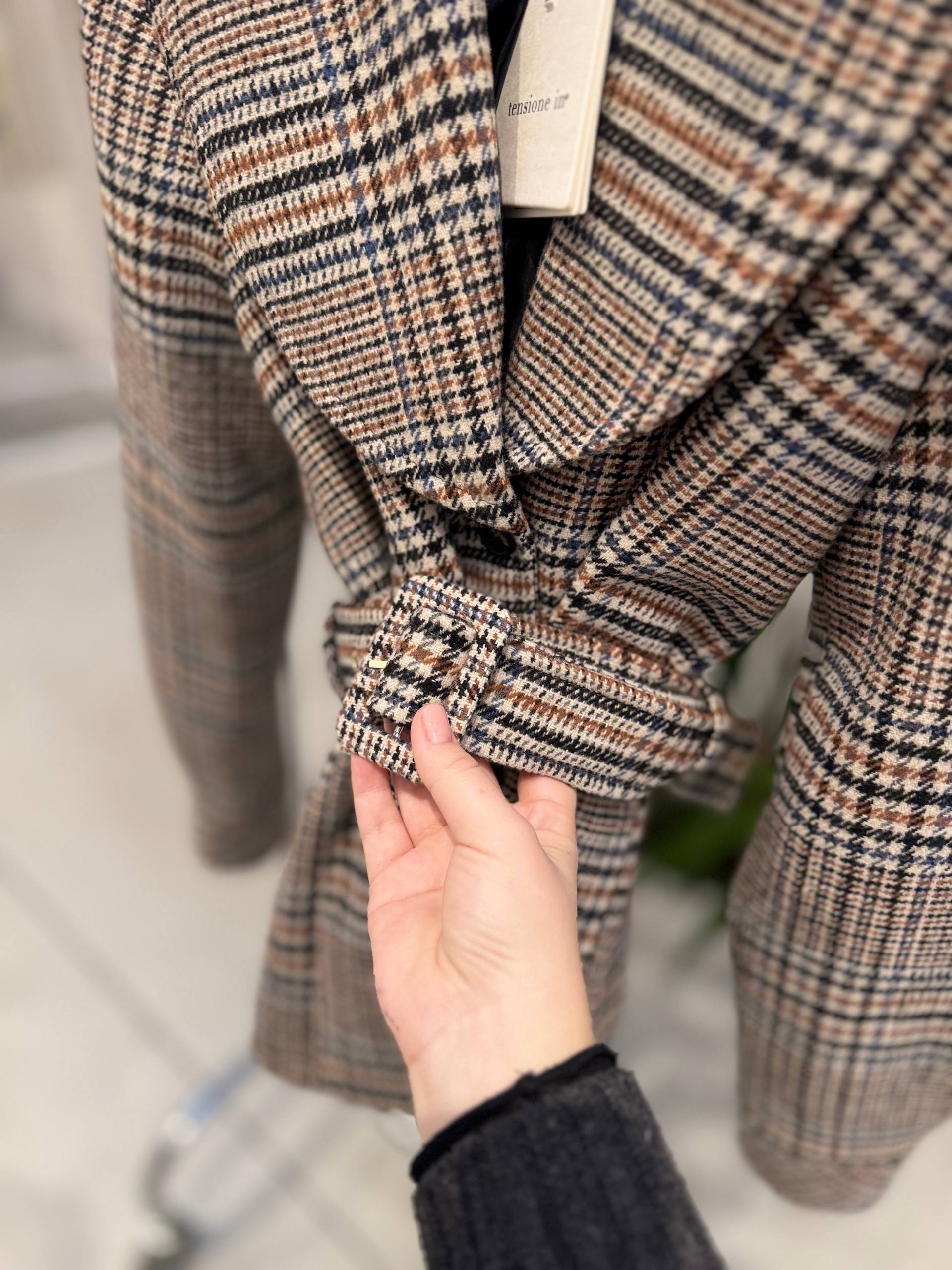 Фото Tensione in