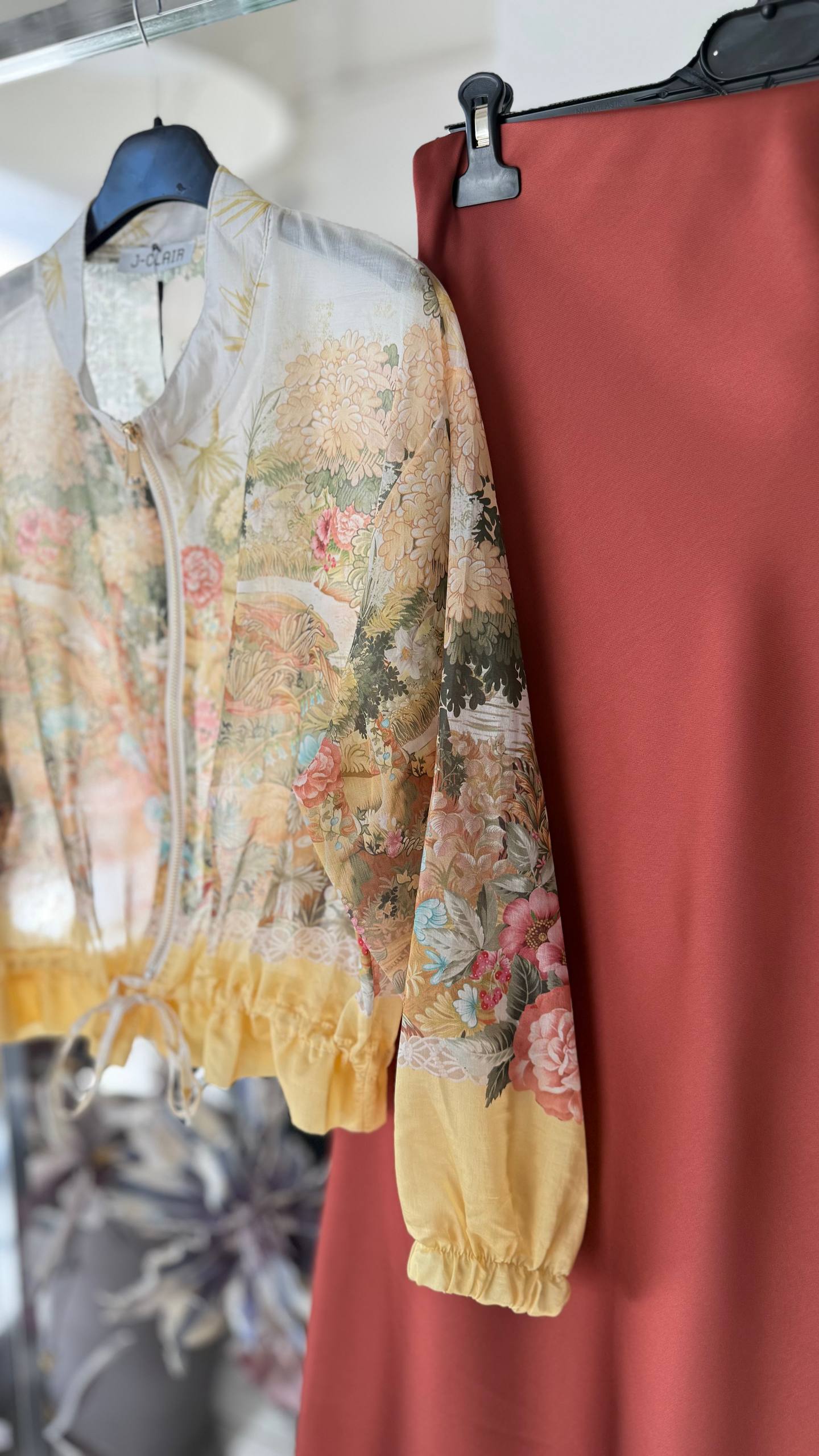 Фото Joie Clair (J-Clair)