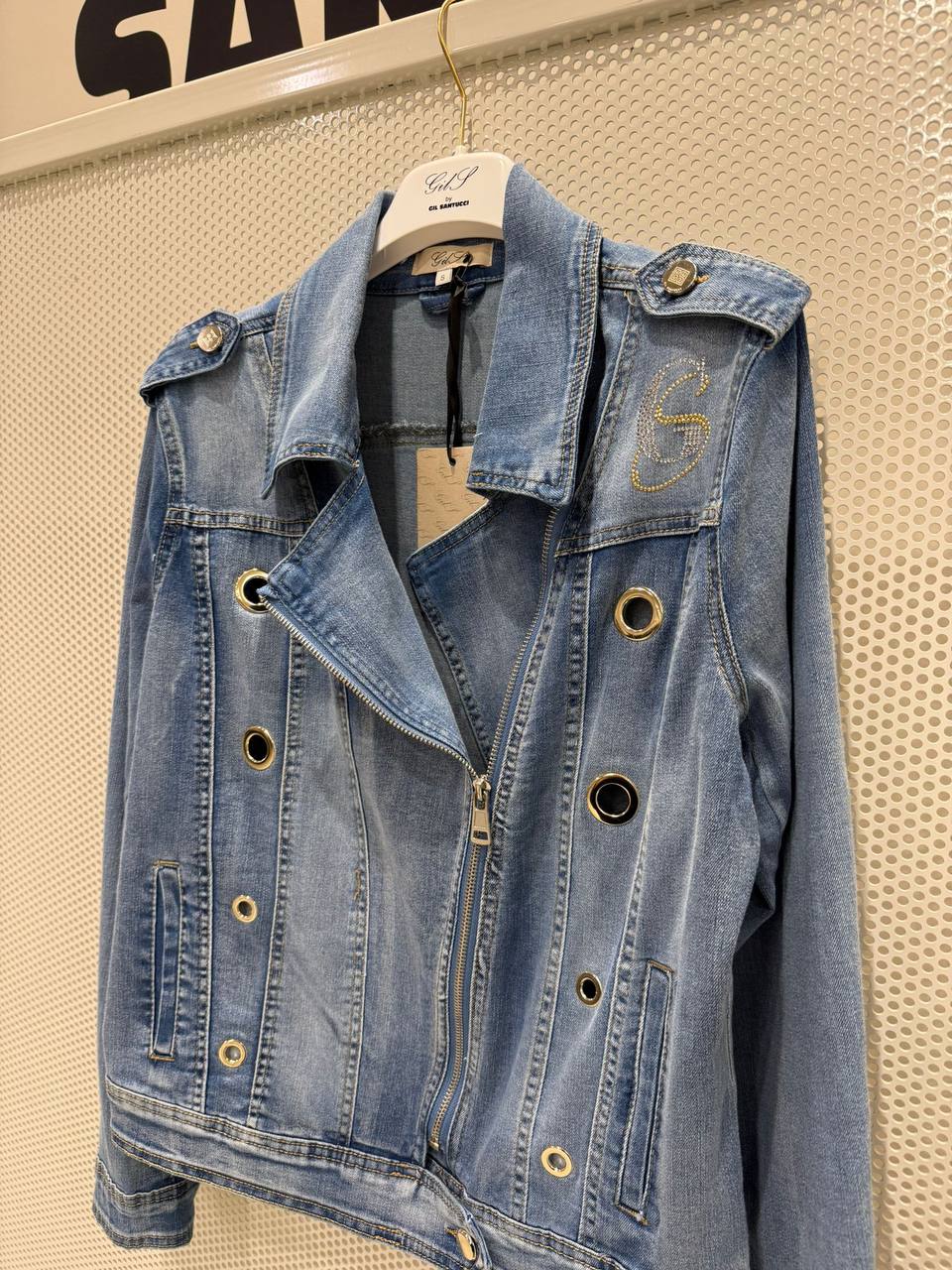 Фото Gil Santucci