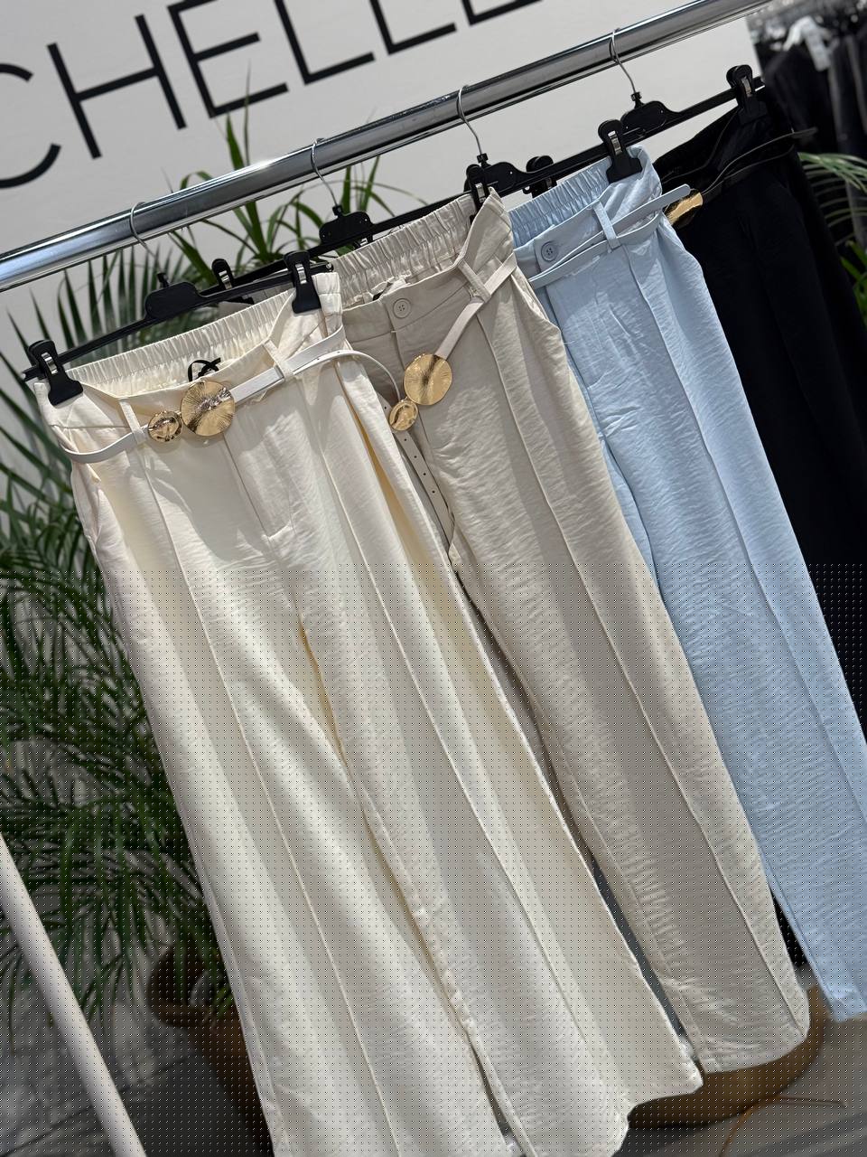 Amelie Follies (Michelle)