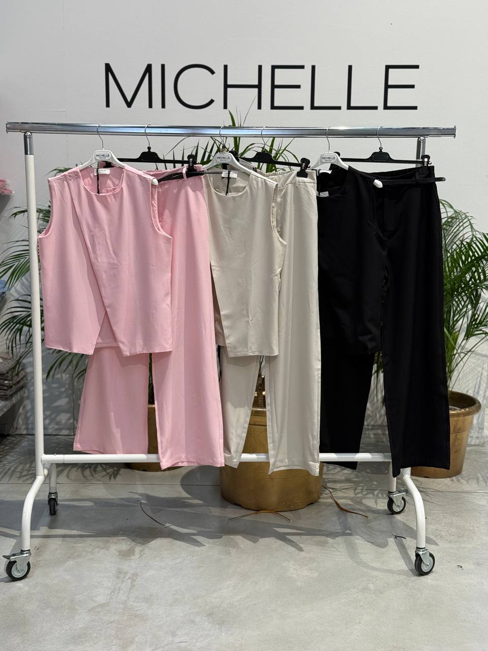 Amelie Follies (Michelle)