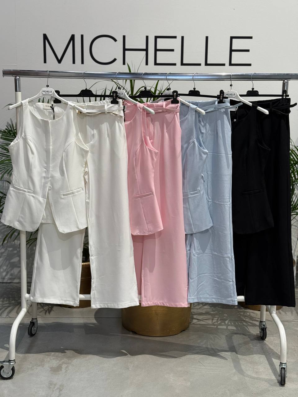 Amelie Follies (Michelle)