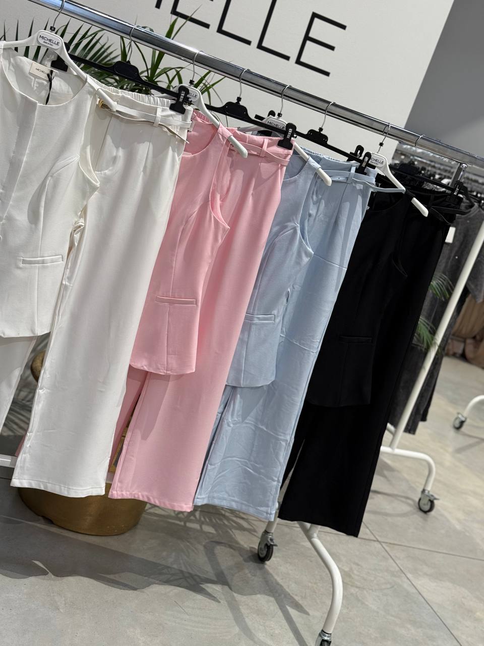 Amelie Follies (Michelle)